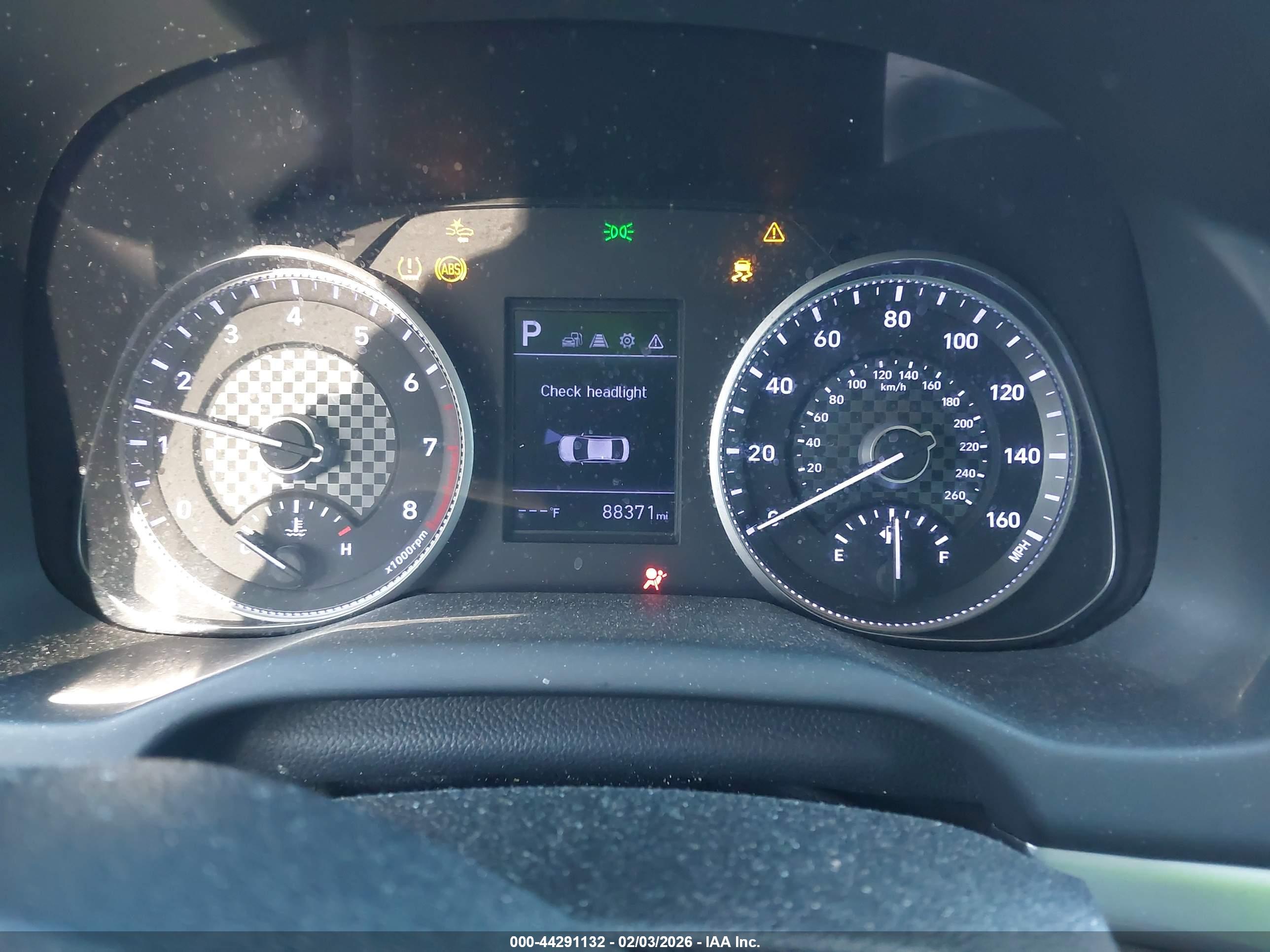 HYUNDAI ELANTRA image 7