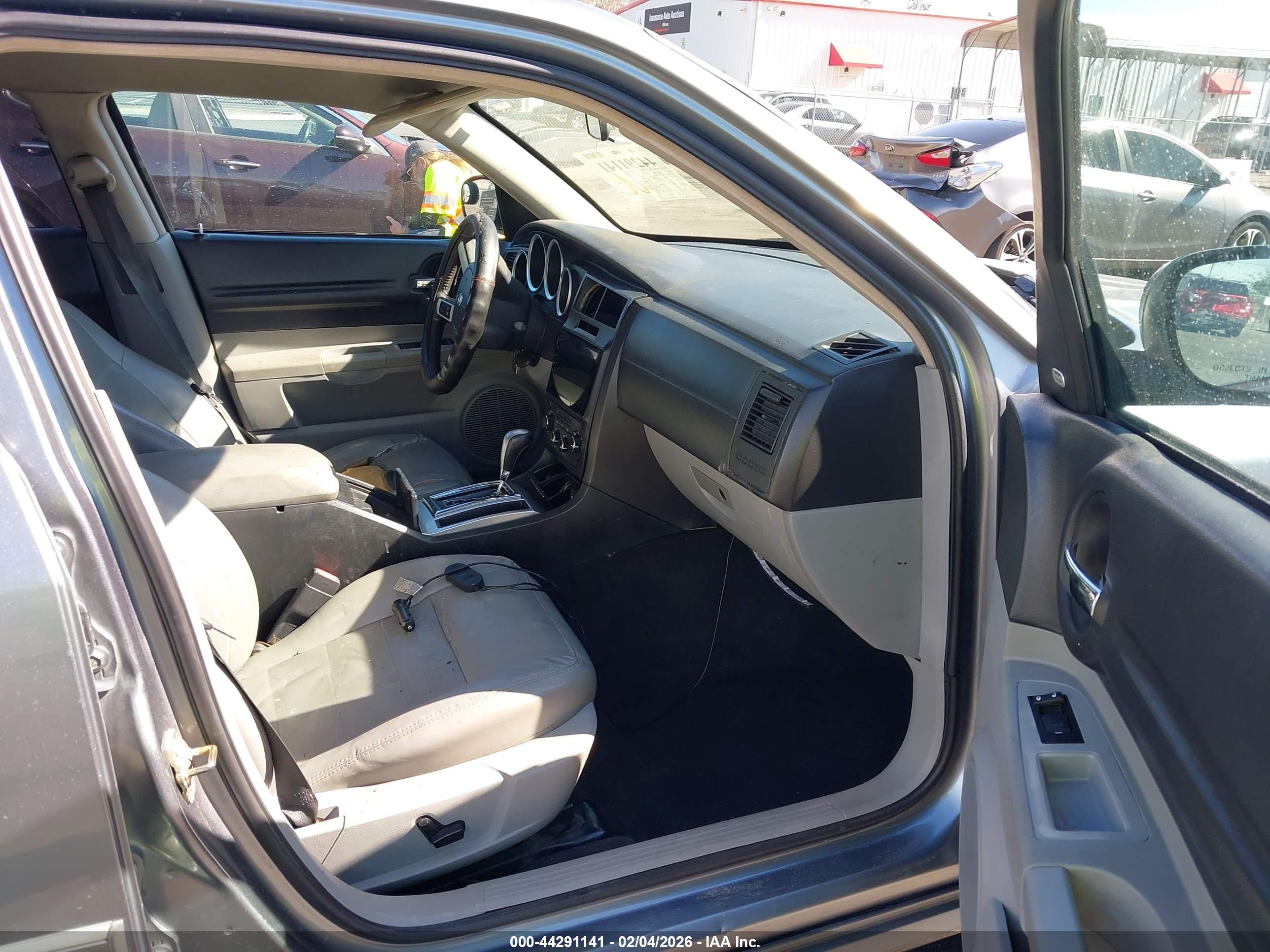 DODGE MAGNUM image 5