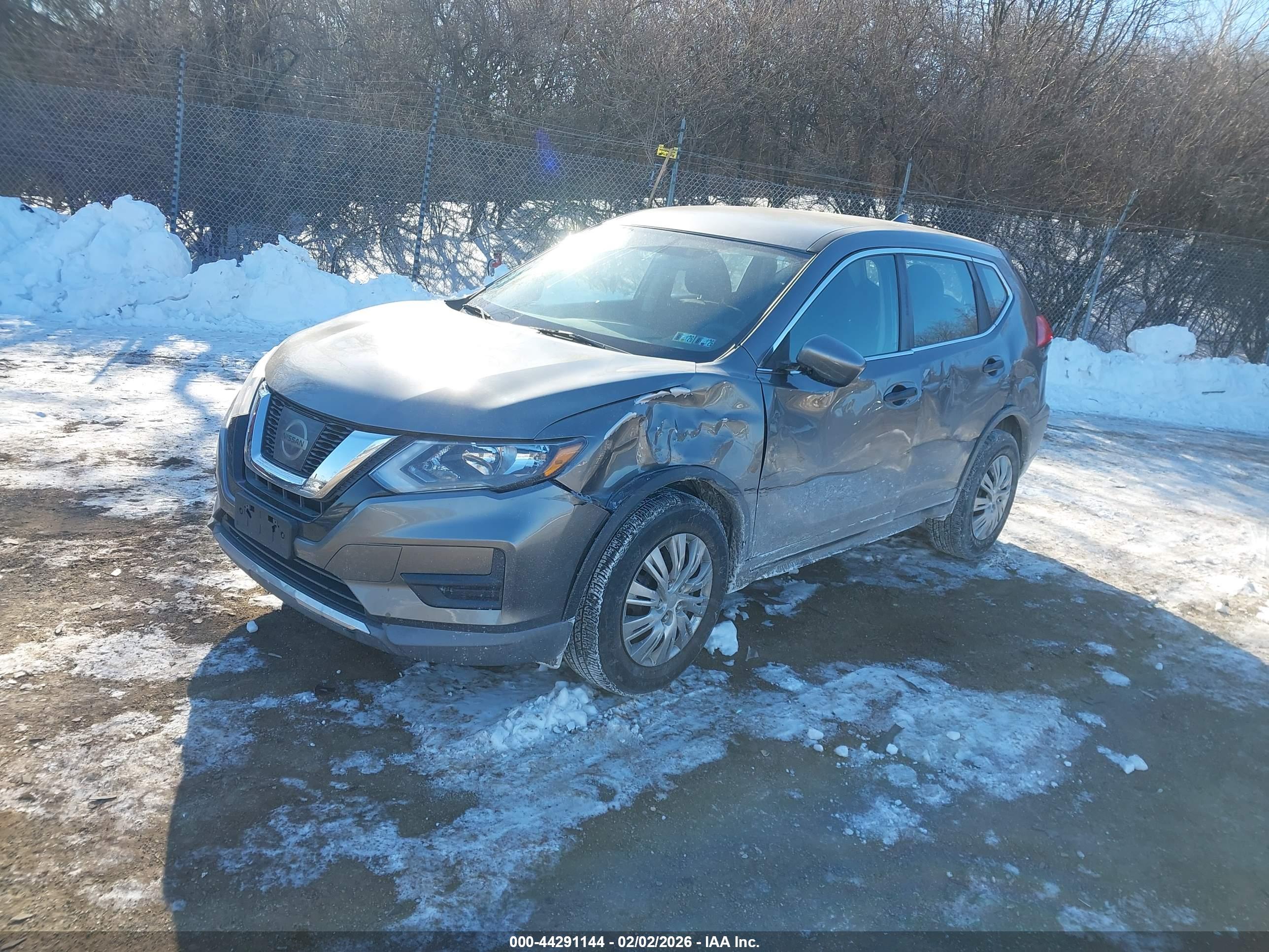 NISSAN ROGUE image 2