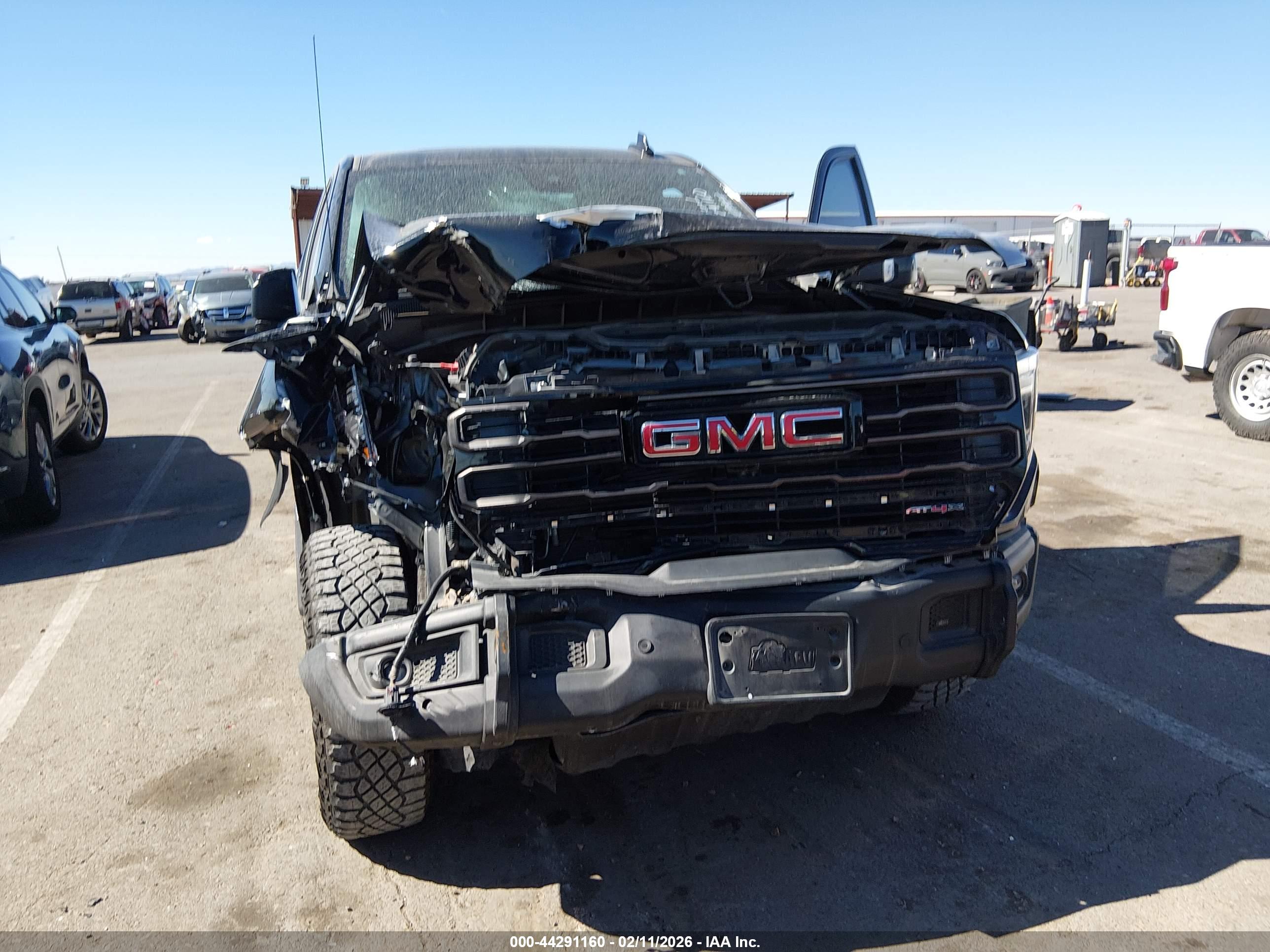 GMC SIERRA image 6