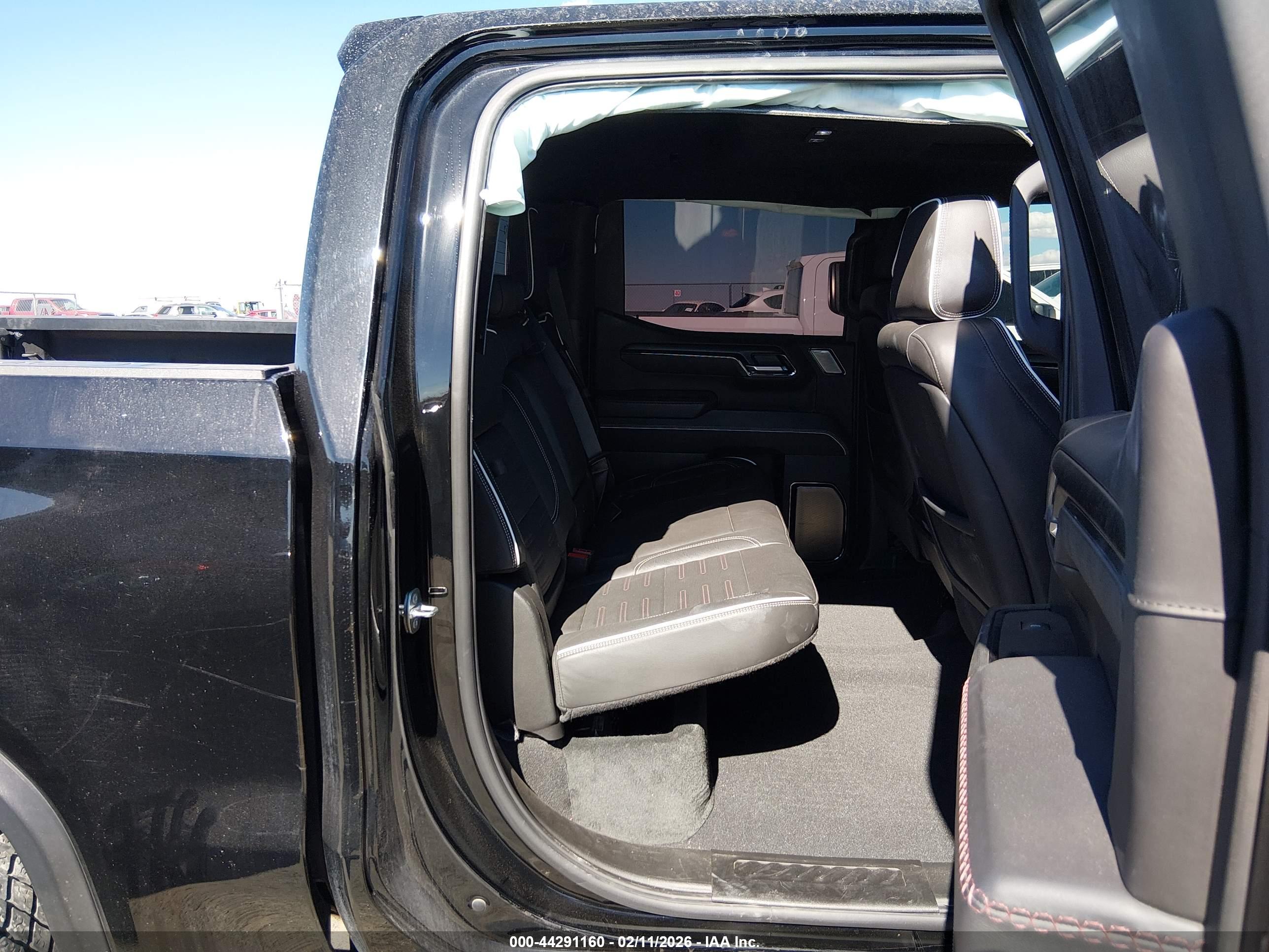 GMC SIERRA image 8