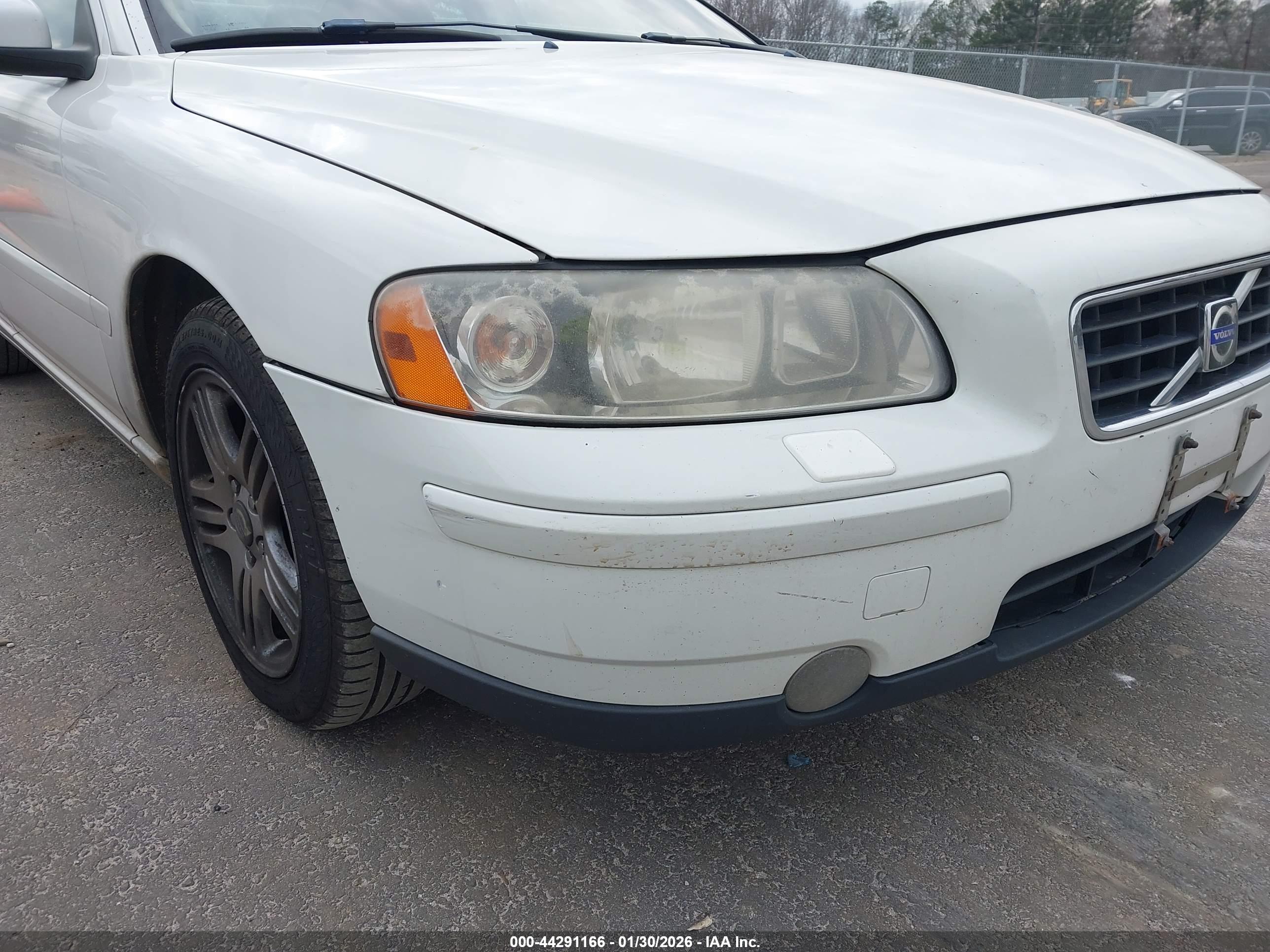 VOLVO S60 image 6