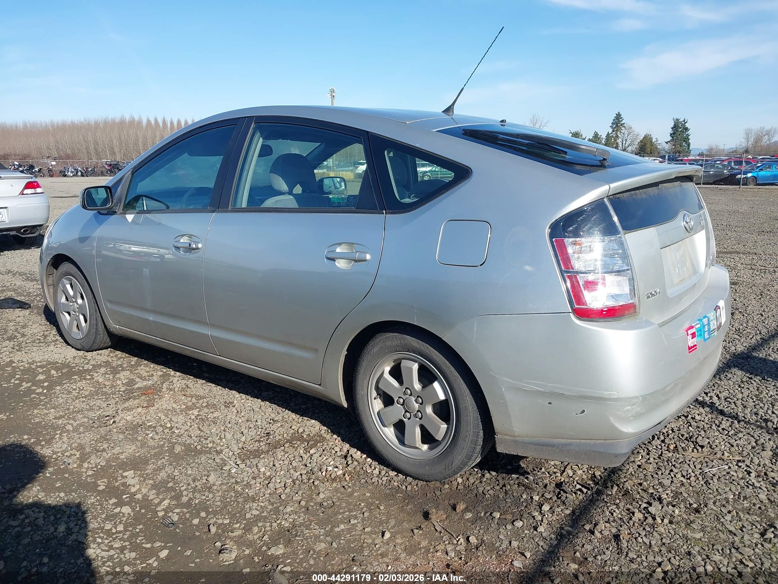 TOYOTA PRIUS image 3