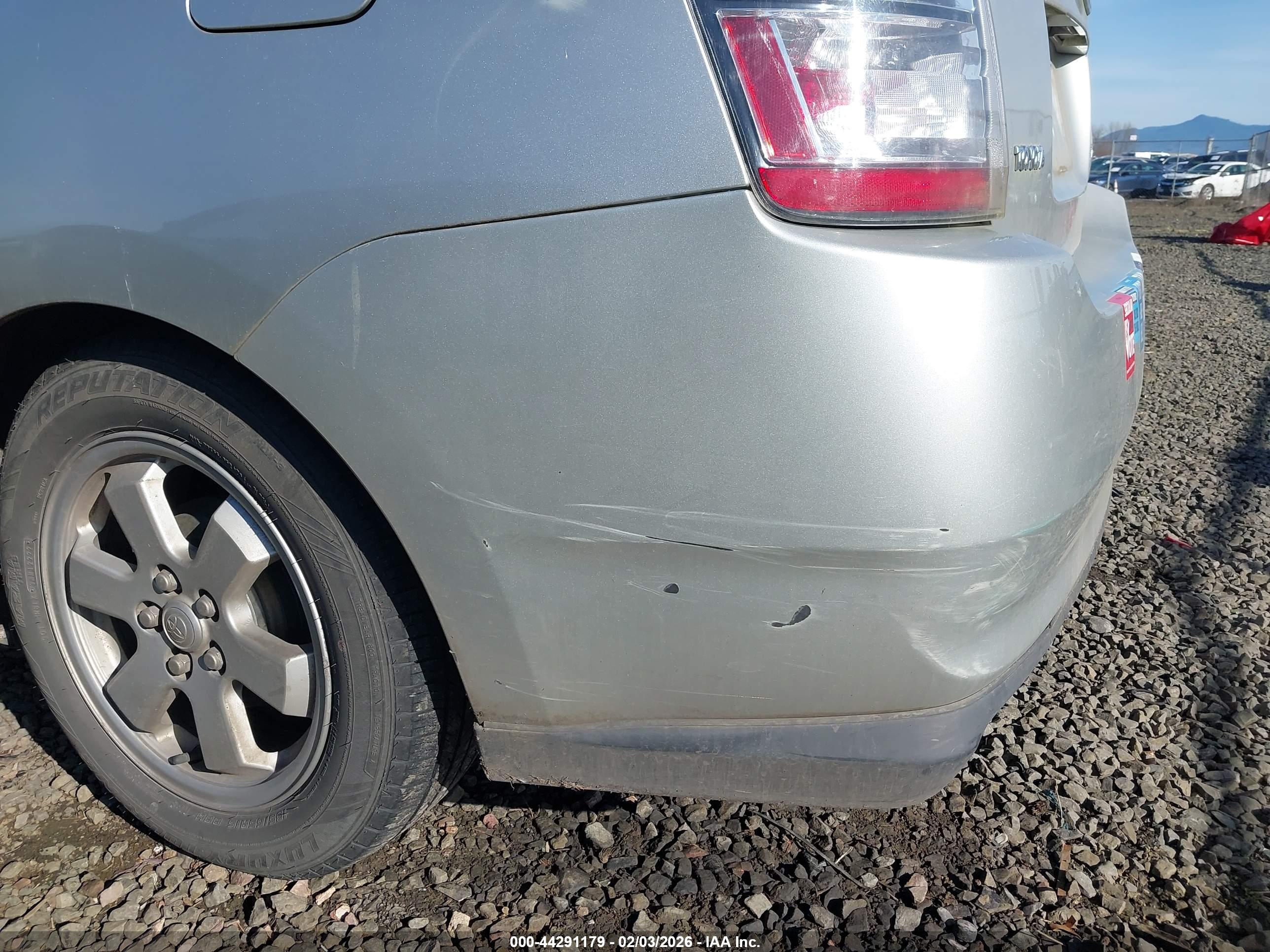 TOYOTA PRIUS image 6
