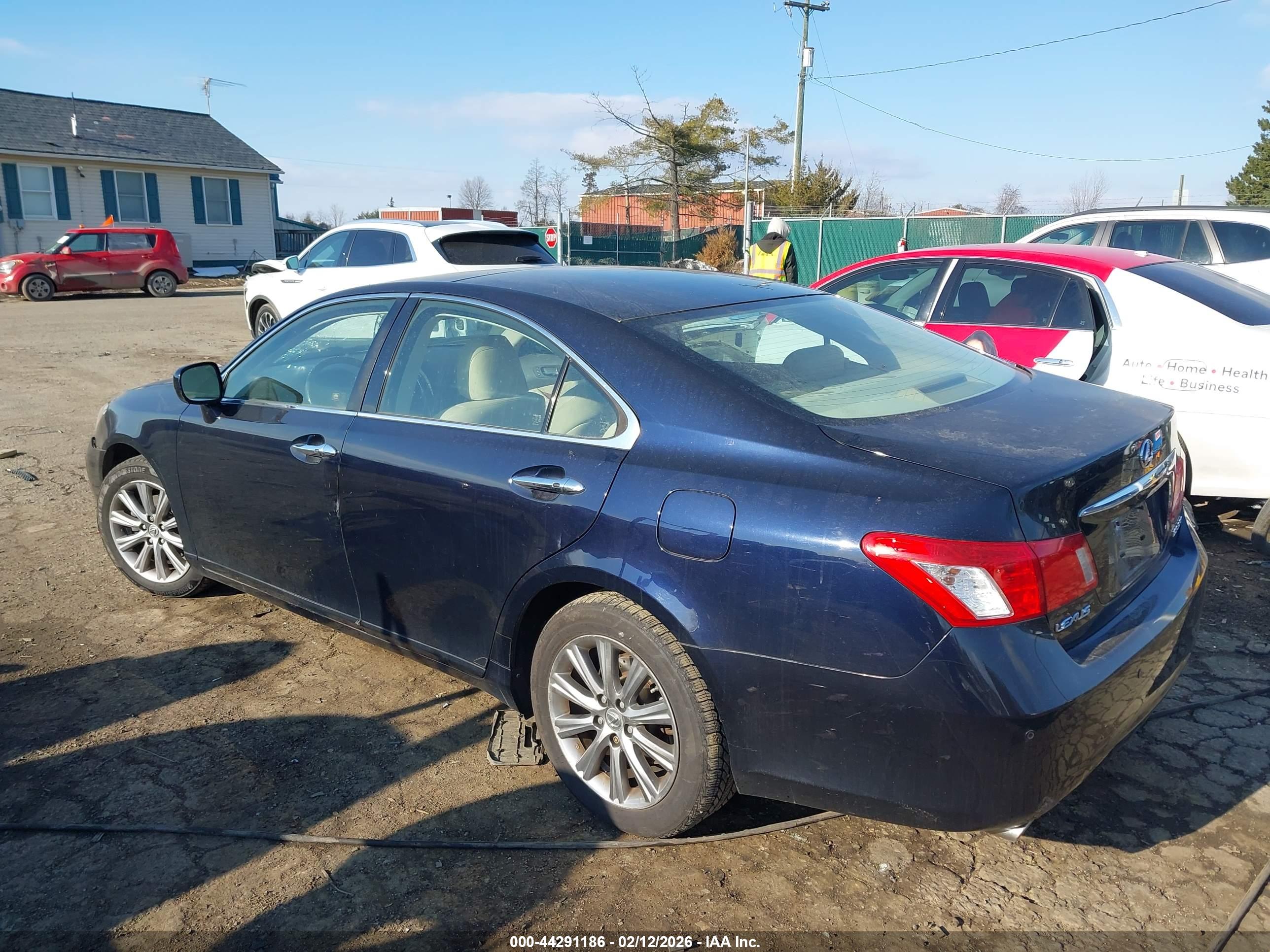 LEXUS ES image 3