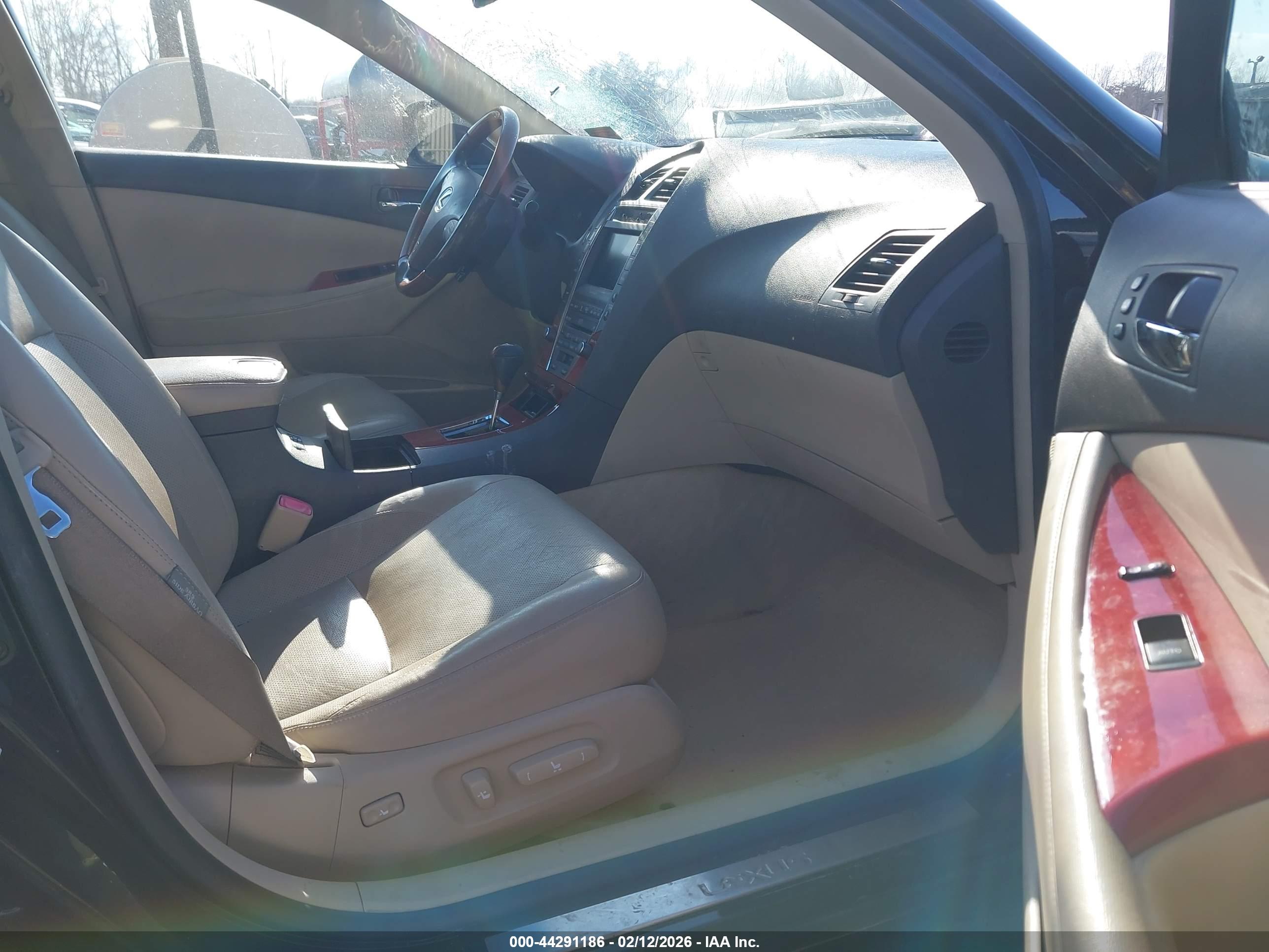 LEXUS ES image 5