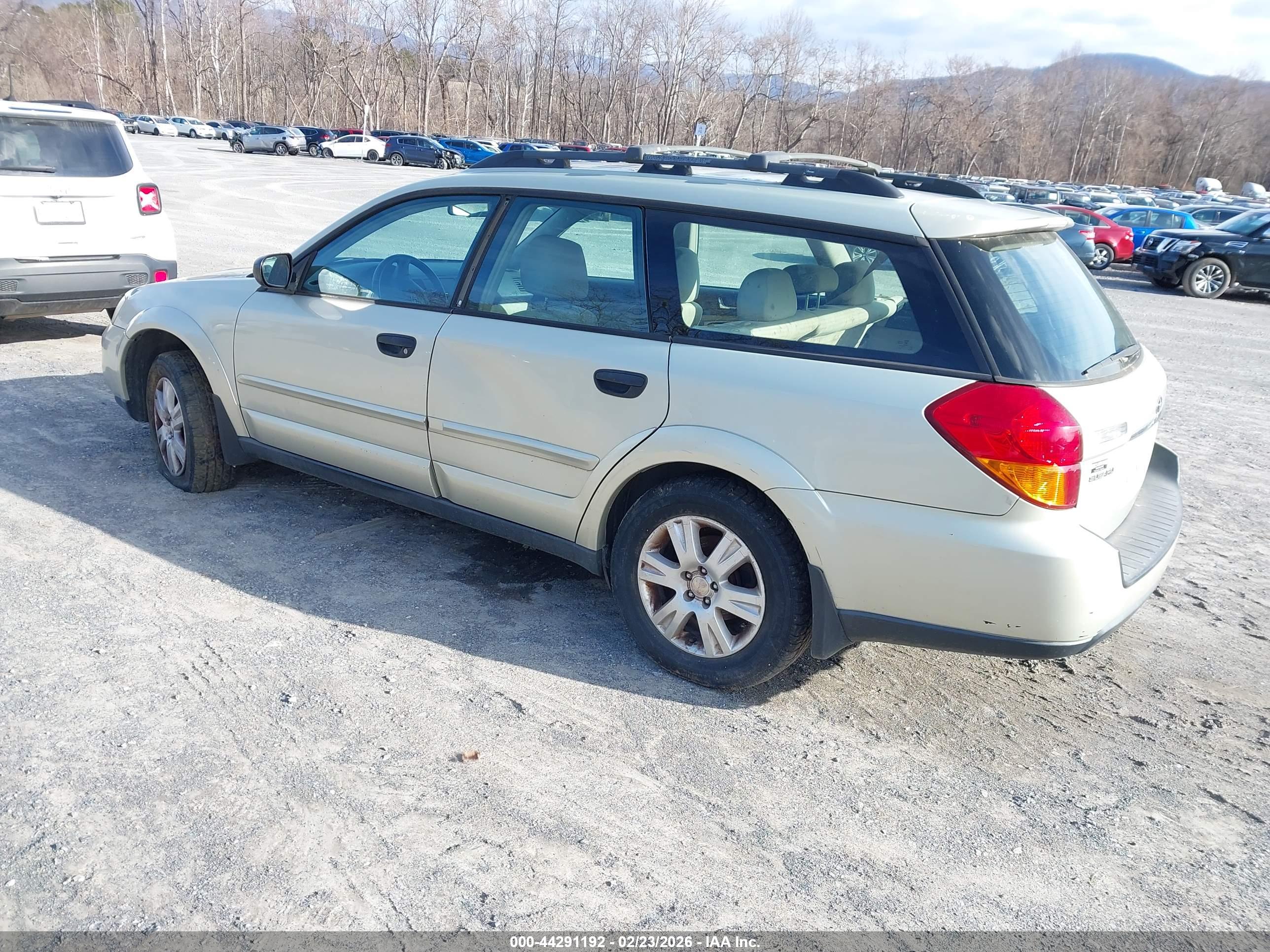 SUBARU OUTBACK image 3
