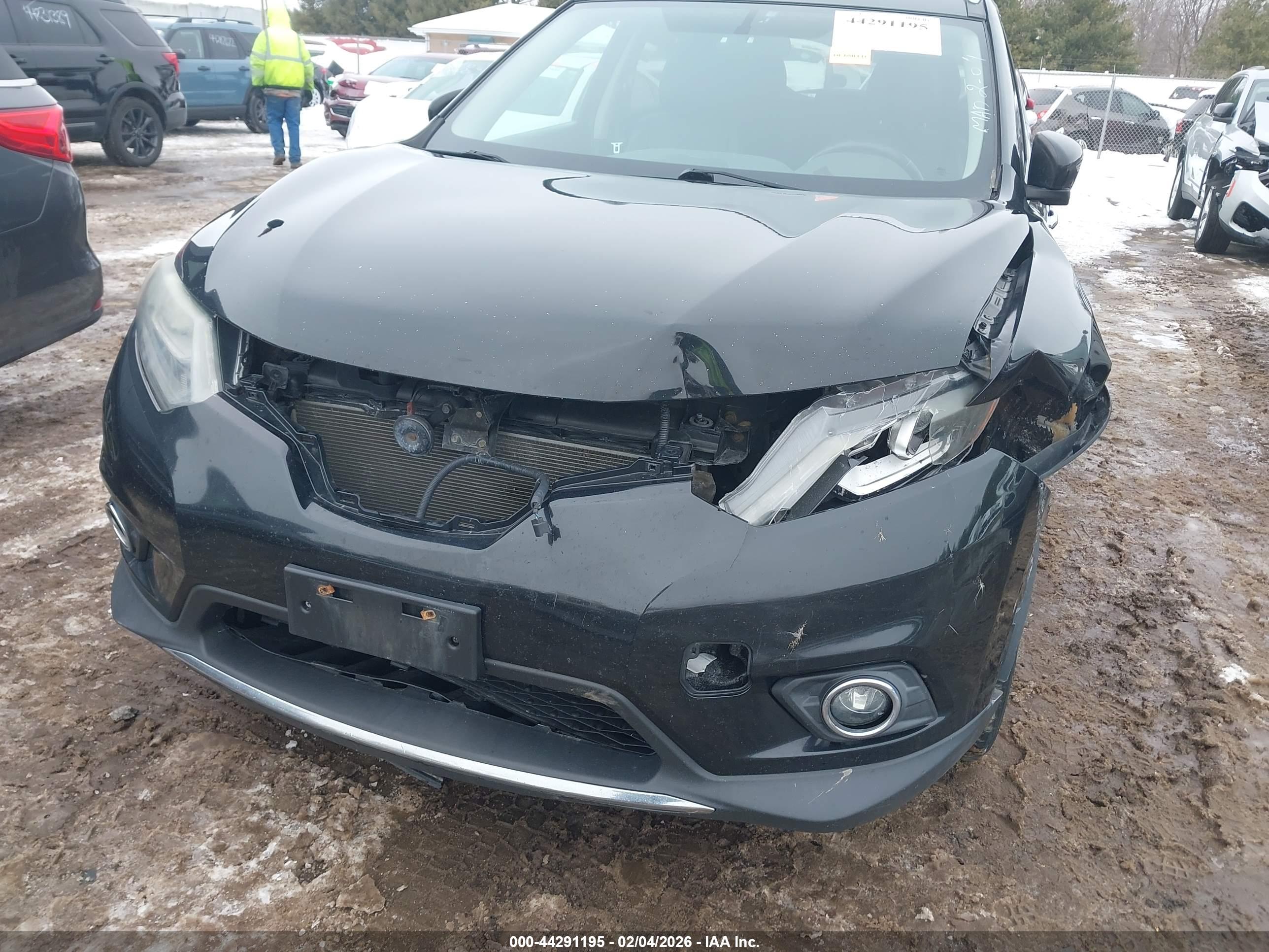 NISSAN ROGUE image 6