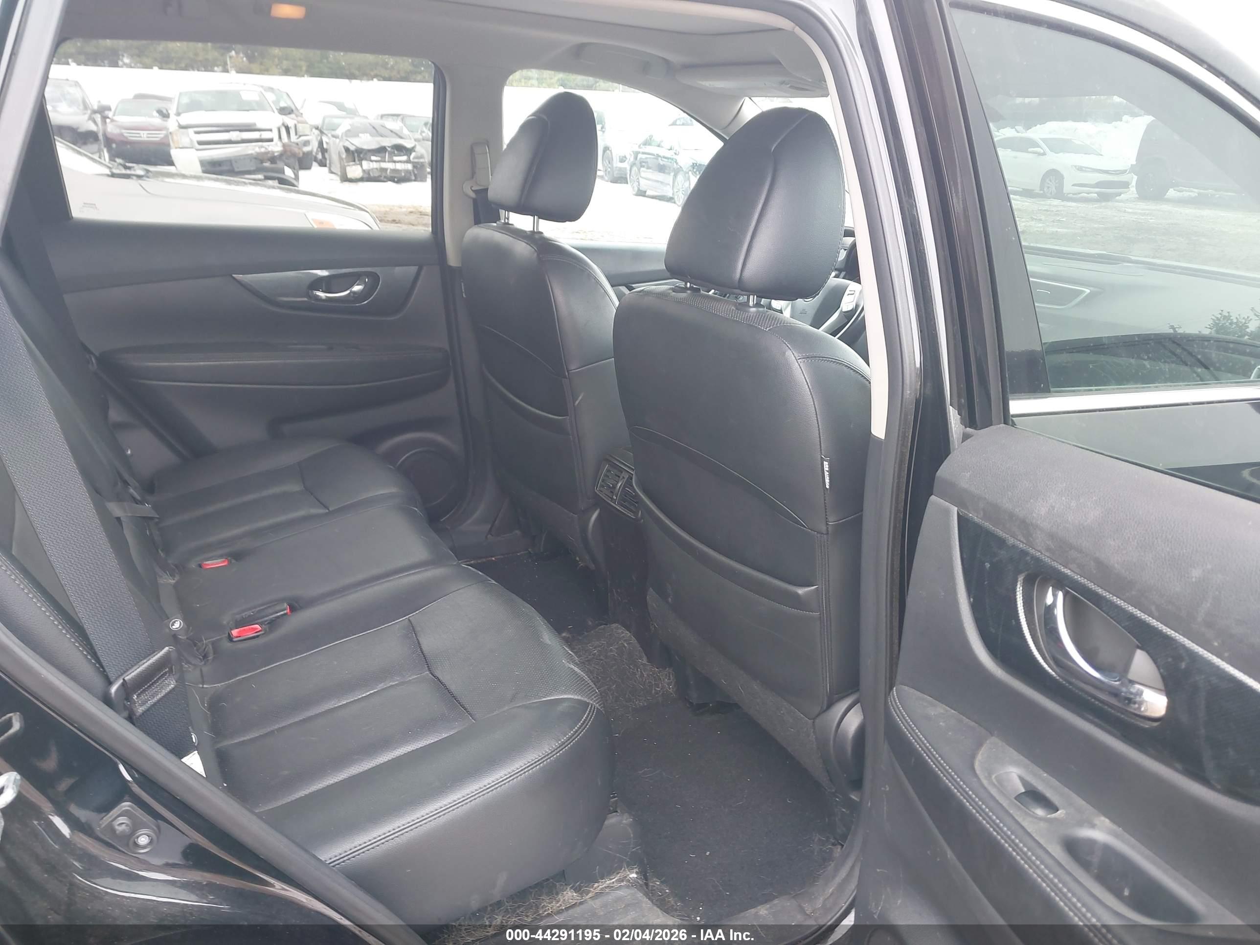 NISSAN ROGUE image 8