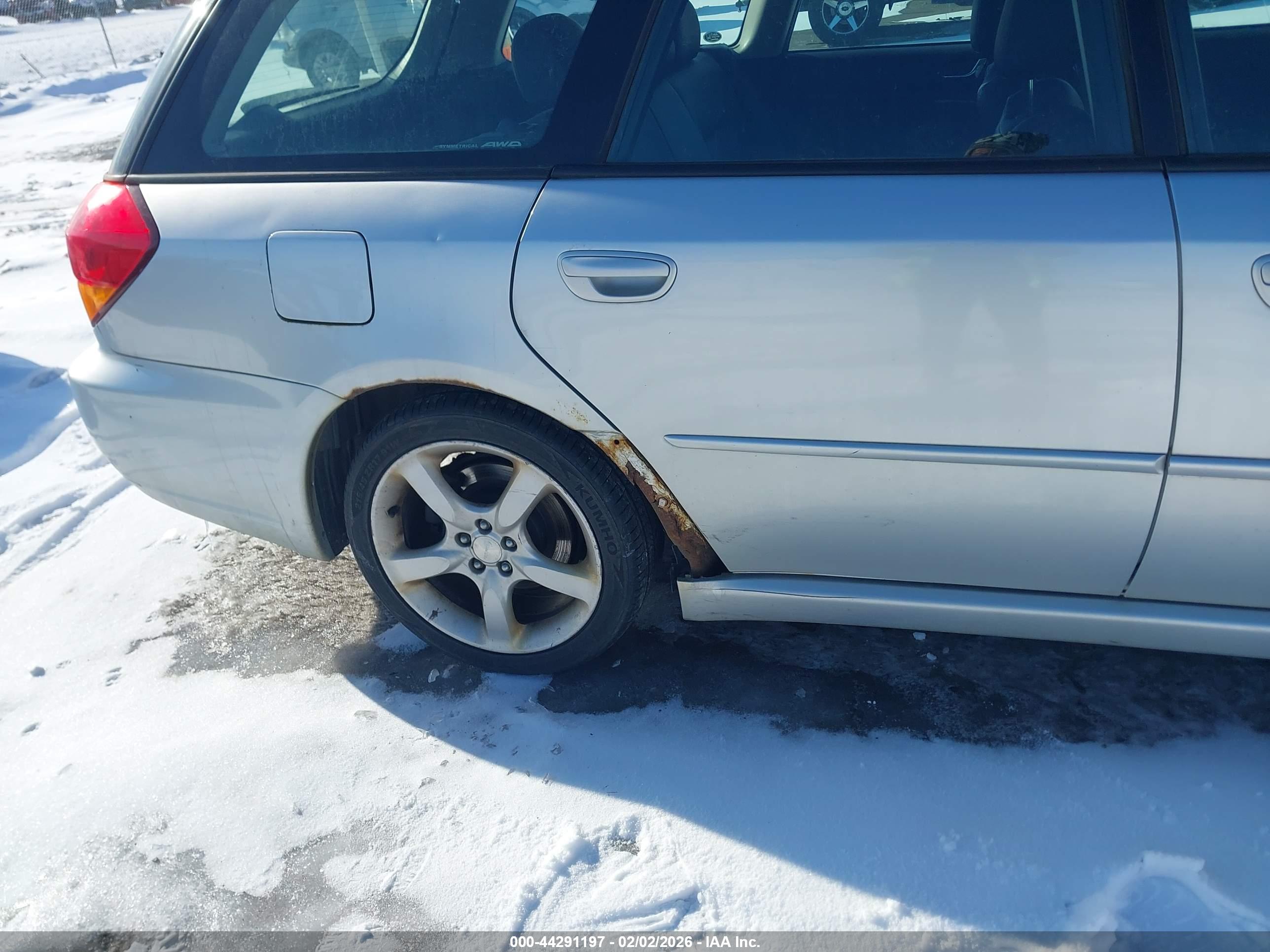 SUBARU LEGACY image 6