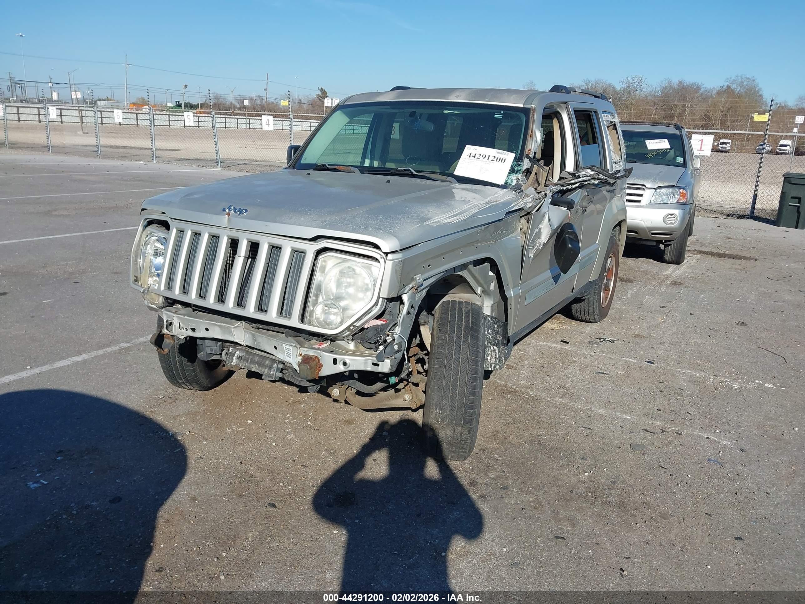 JEEP LIBERTY image 2
