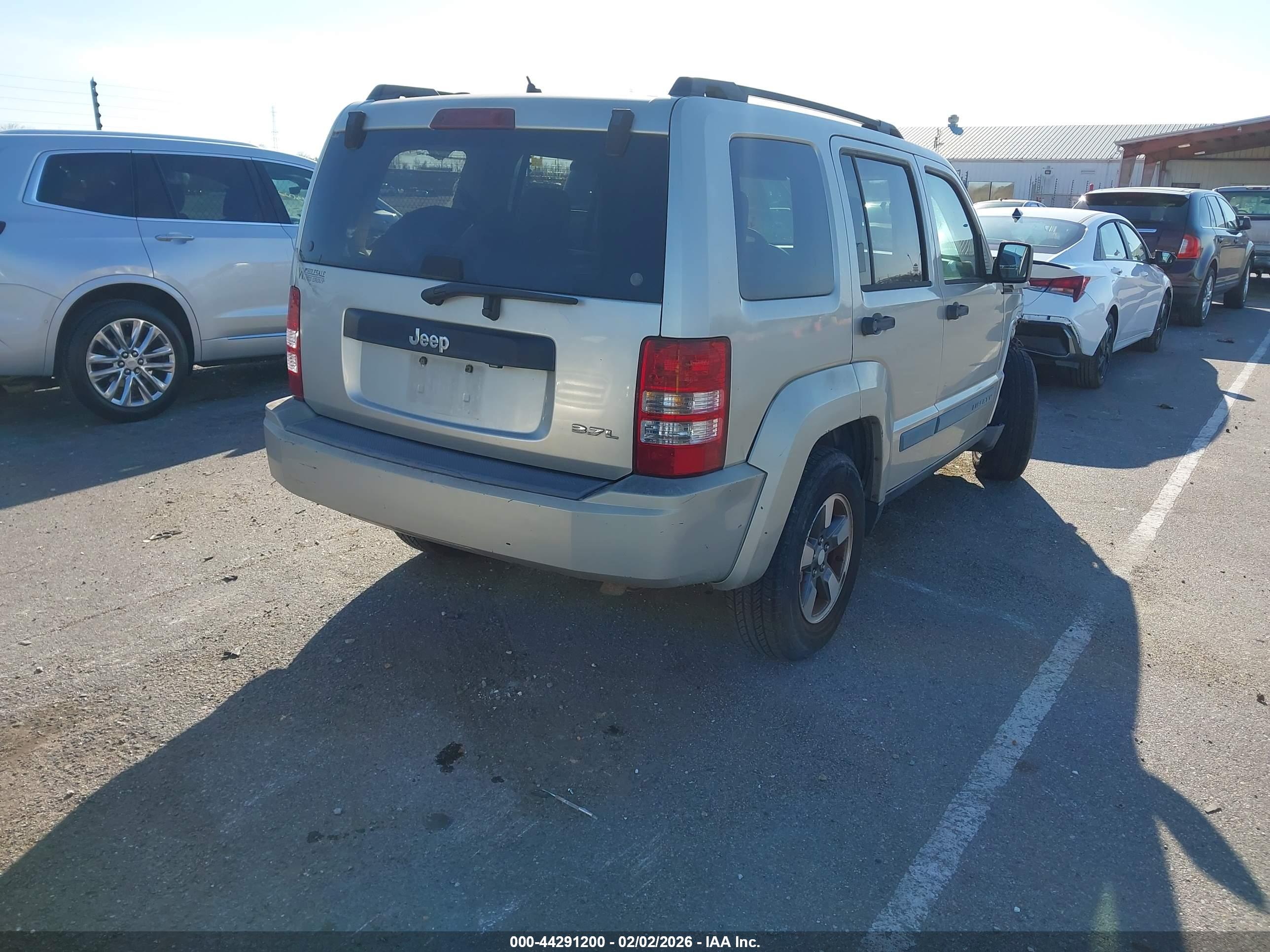 JEEP LIBERTY image 4