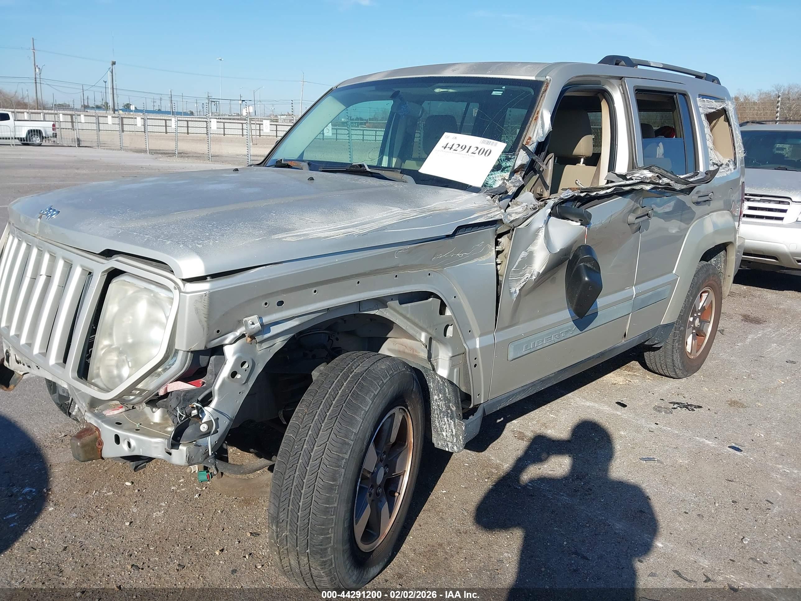 JEEP LIBERTY image 6