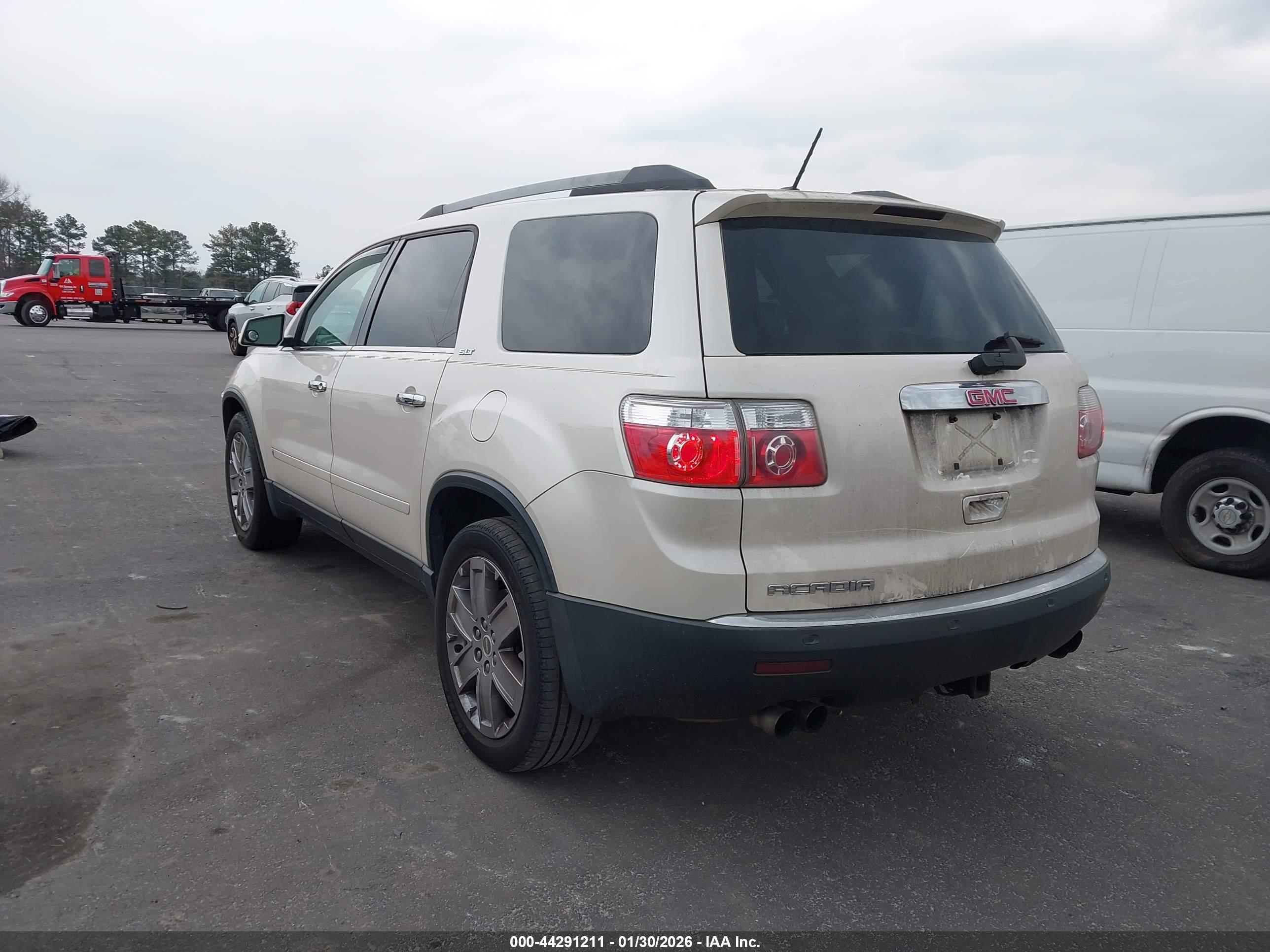 GMC ACADIA image 3