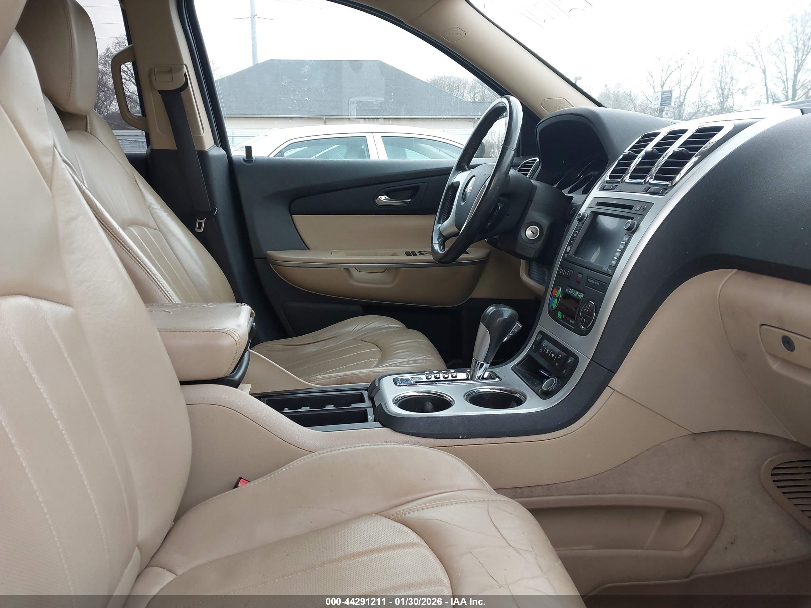 GMC ACADIA image 5