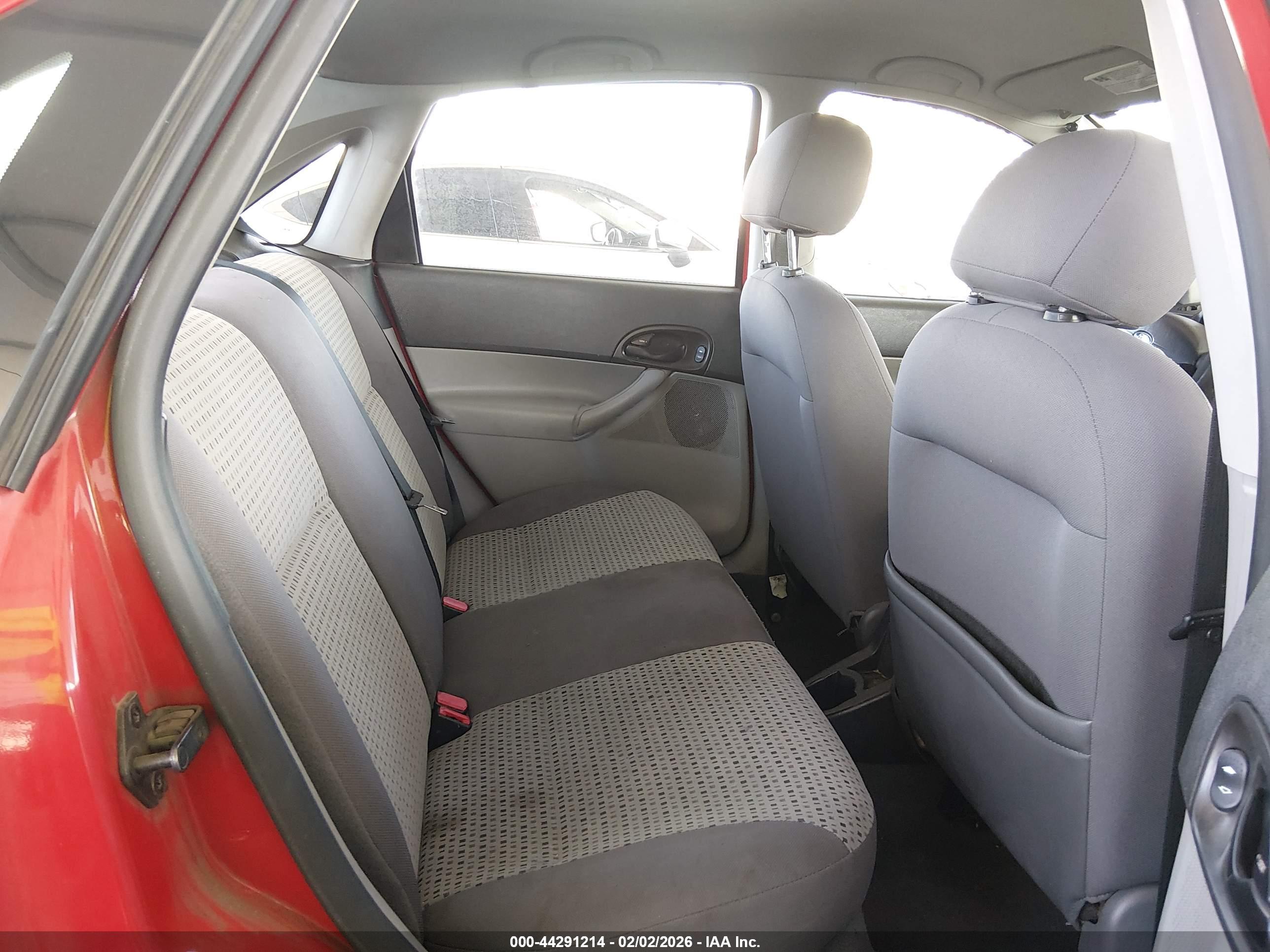 FORD FOCUS image 8