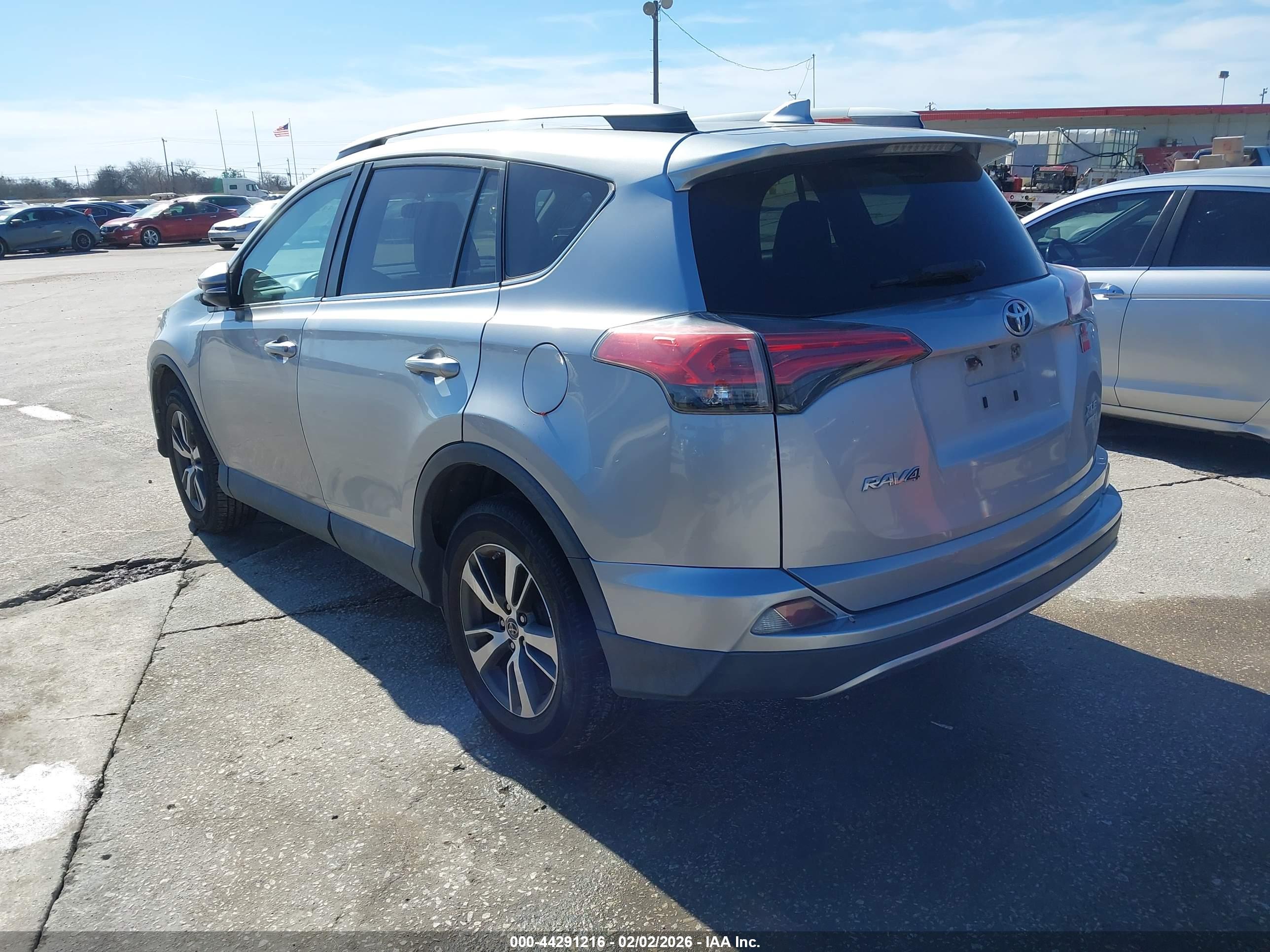 TOYOTA RAV4 image 3