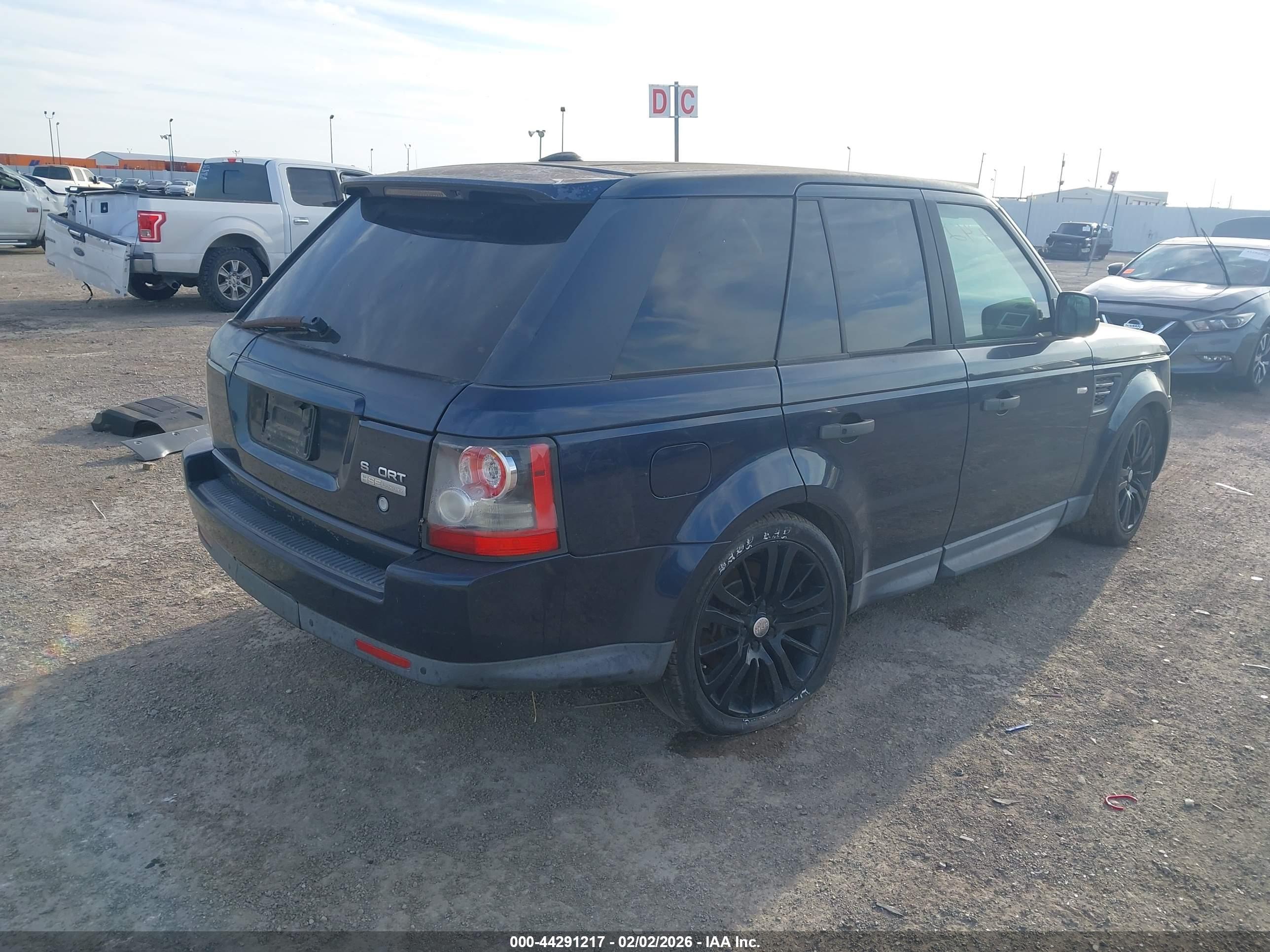 LAND ROVER image 4