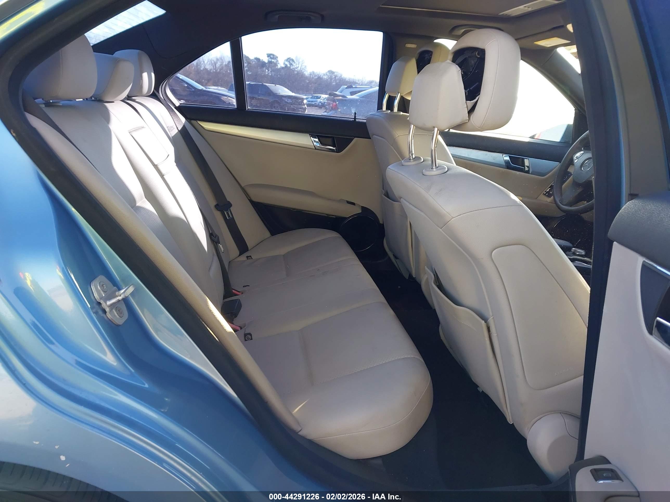 MERCEDES-BENZ C image 8