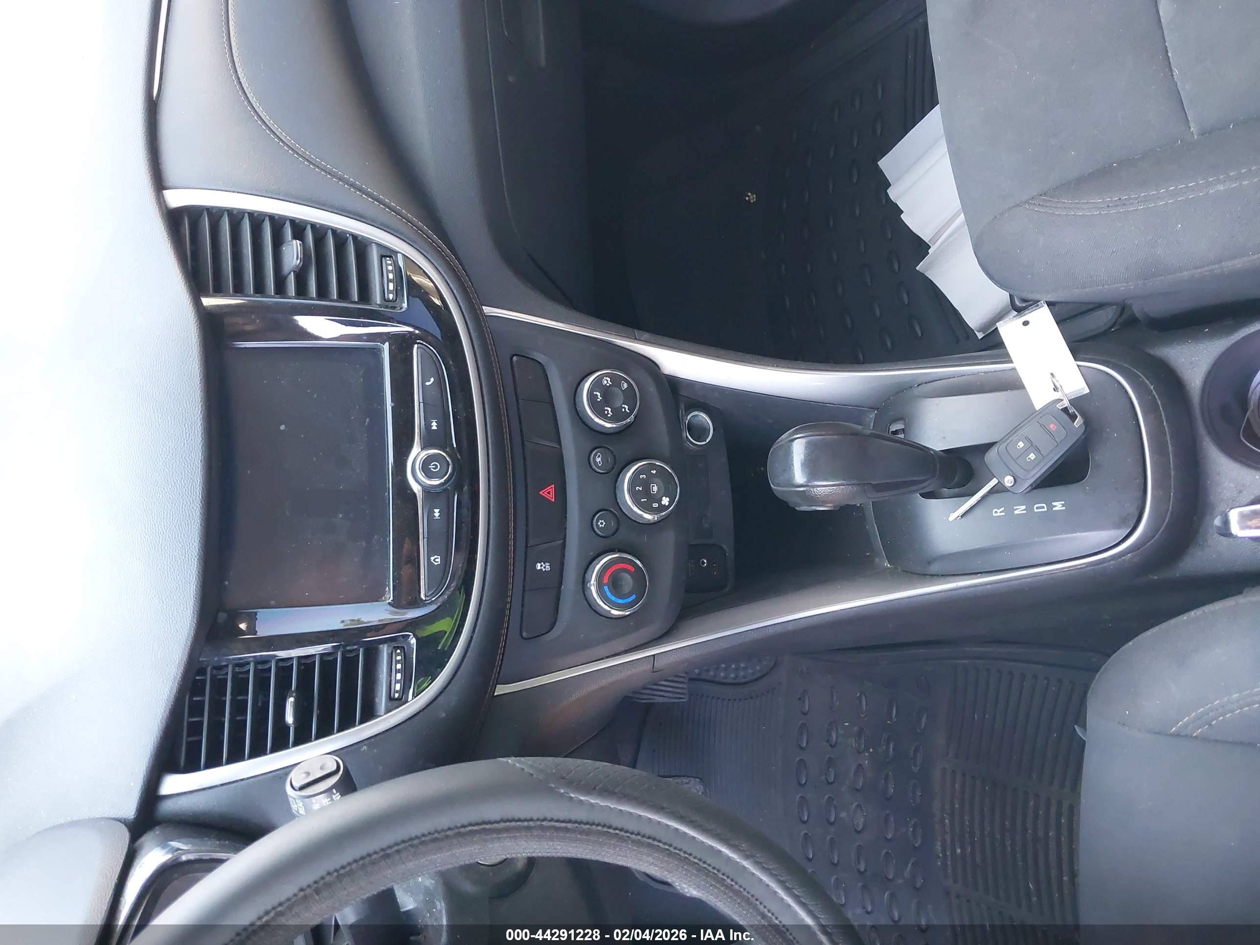 CHEVROLET TRAX image 11