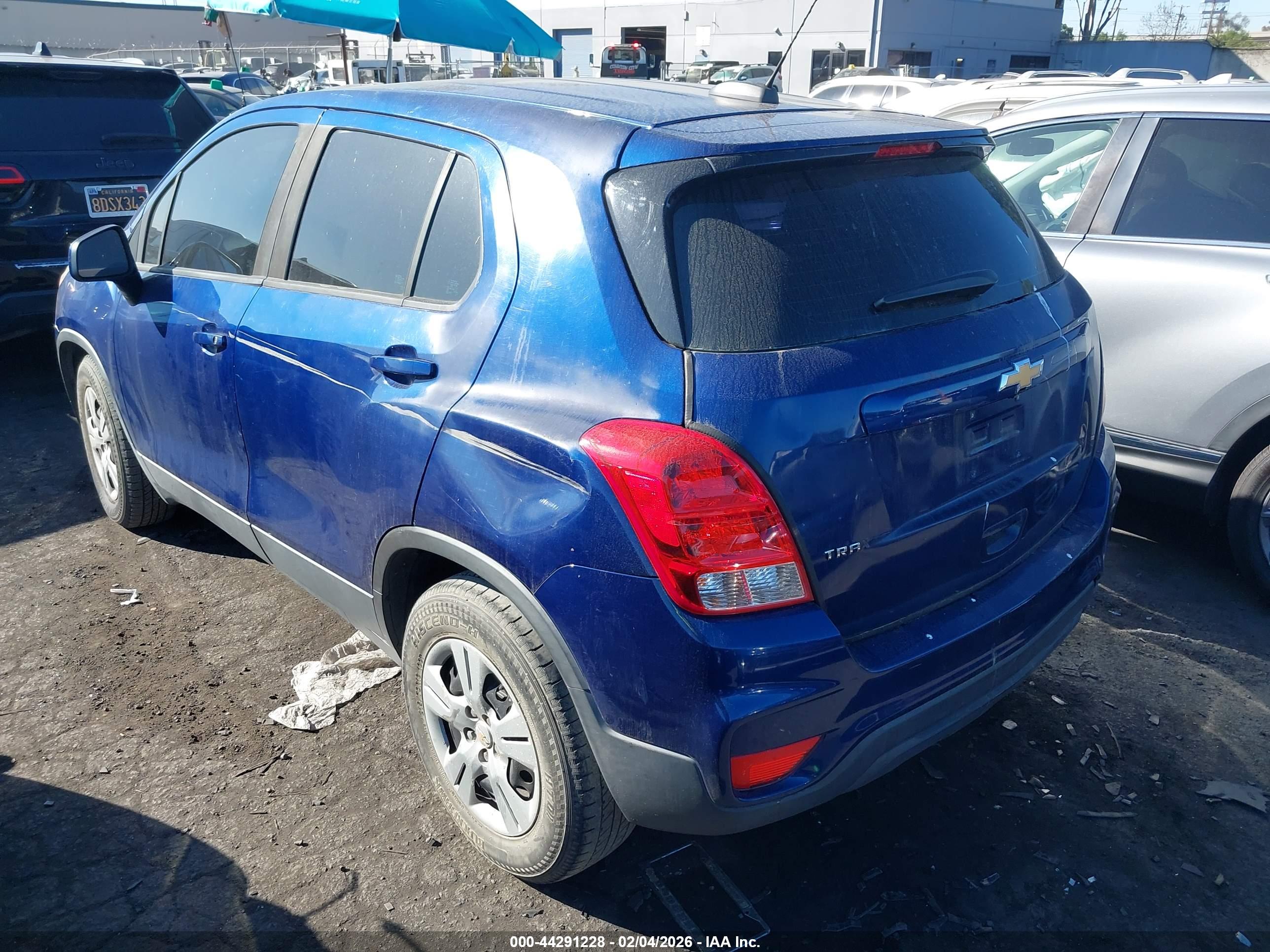 CHEVROLET TRAX image 3