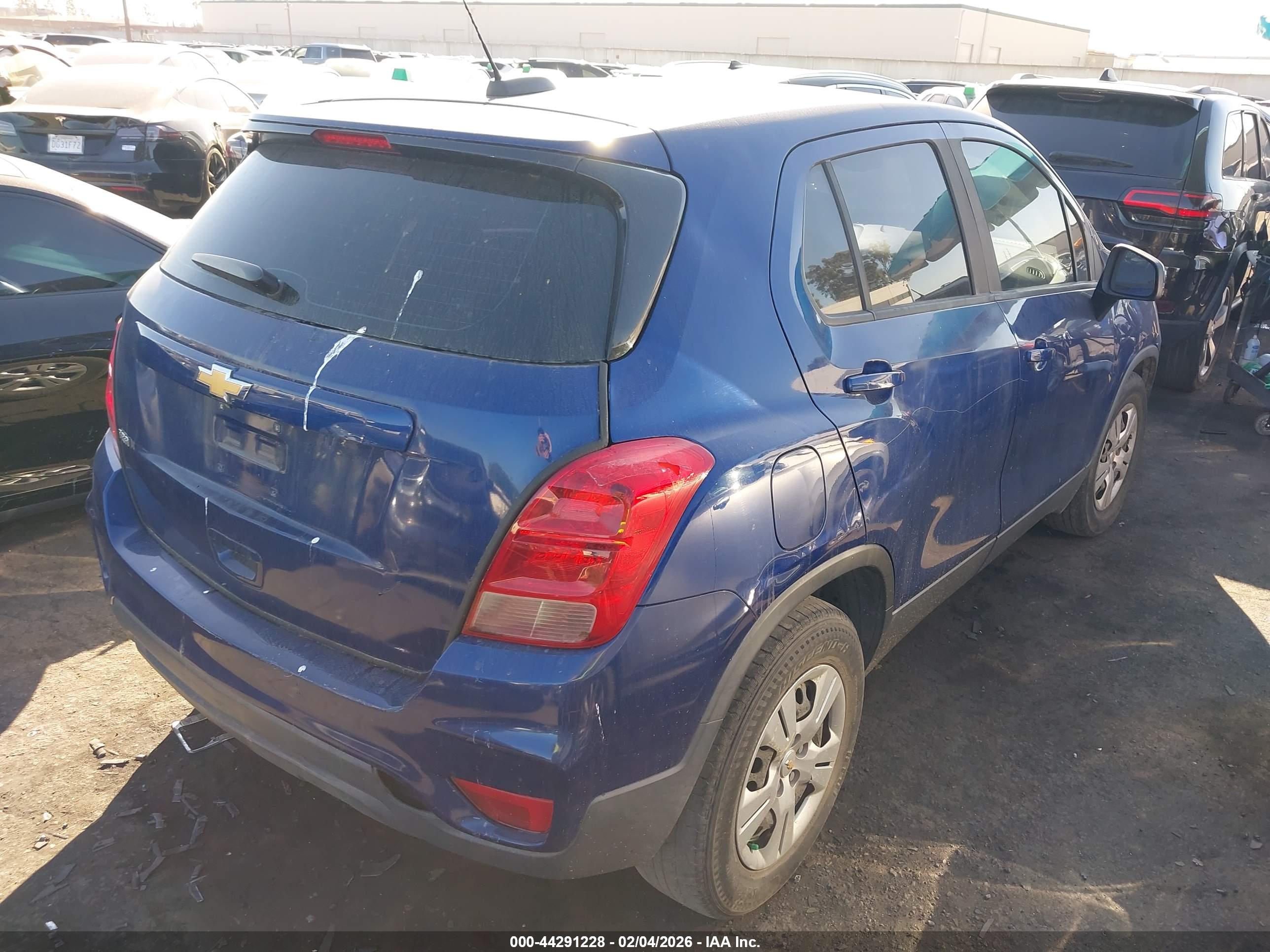 CHEVROLET TRAX image 4
