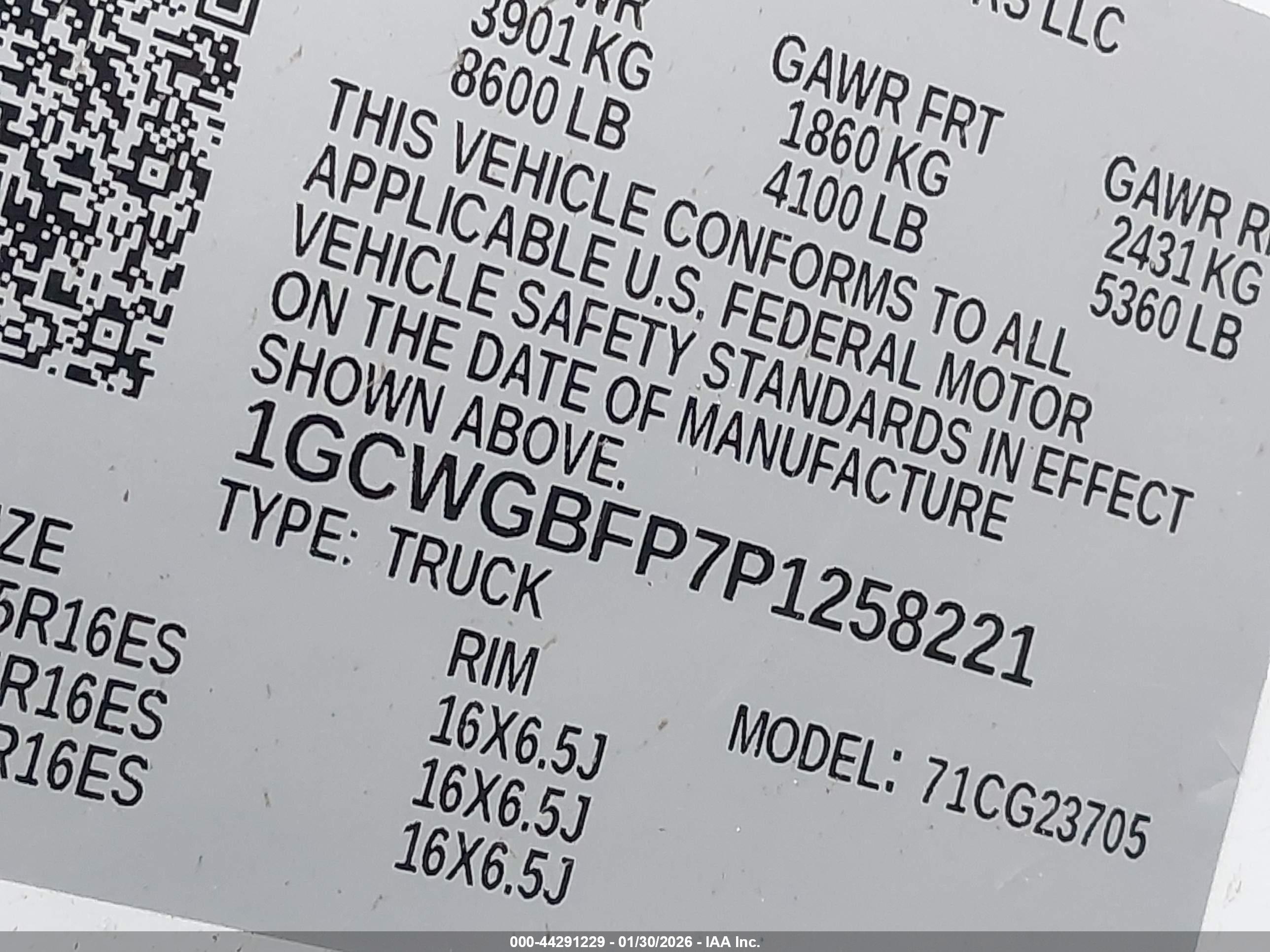 CHEVROLET EXPRESS image 9