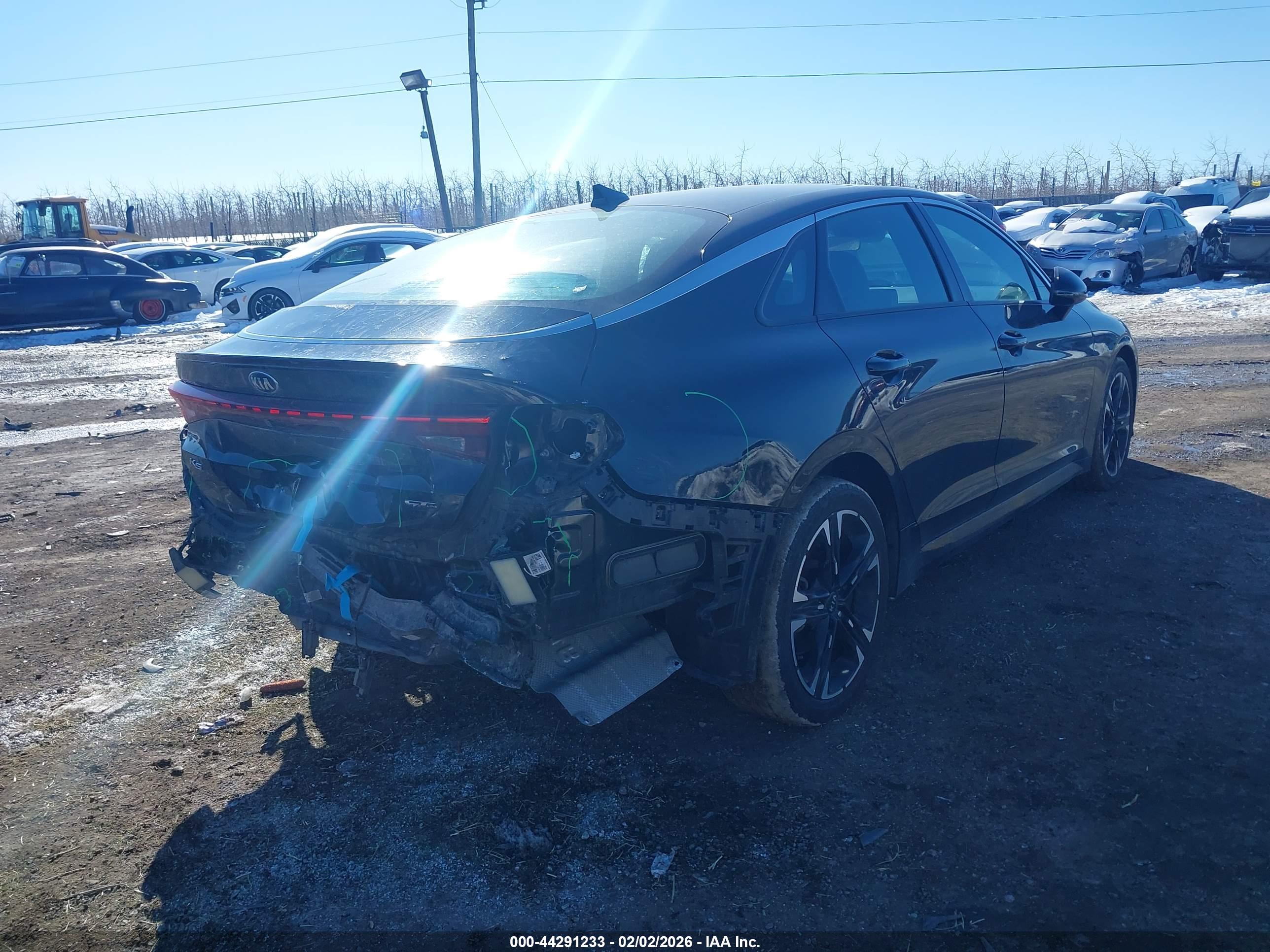 KIA K5 image 4