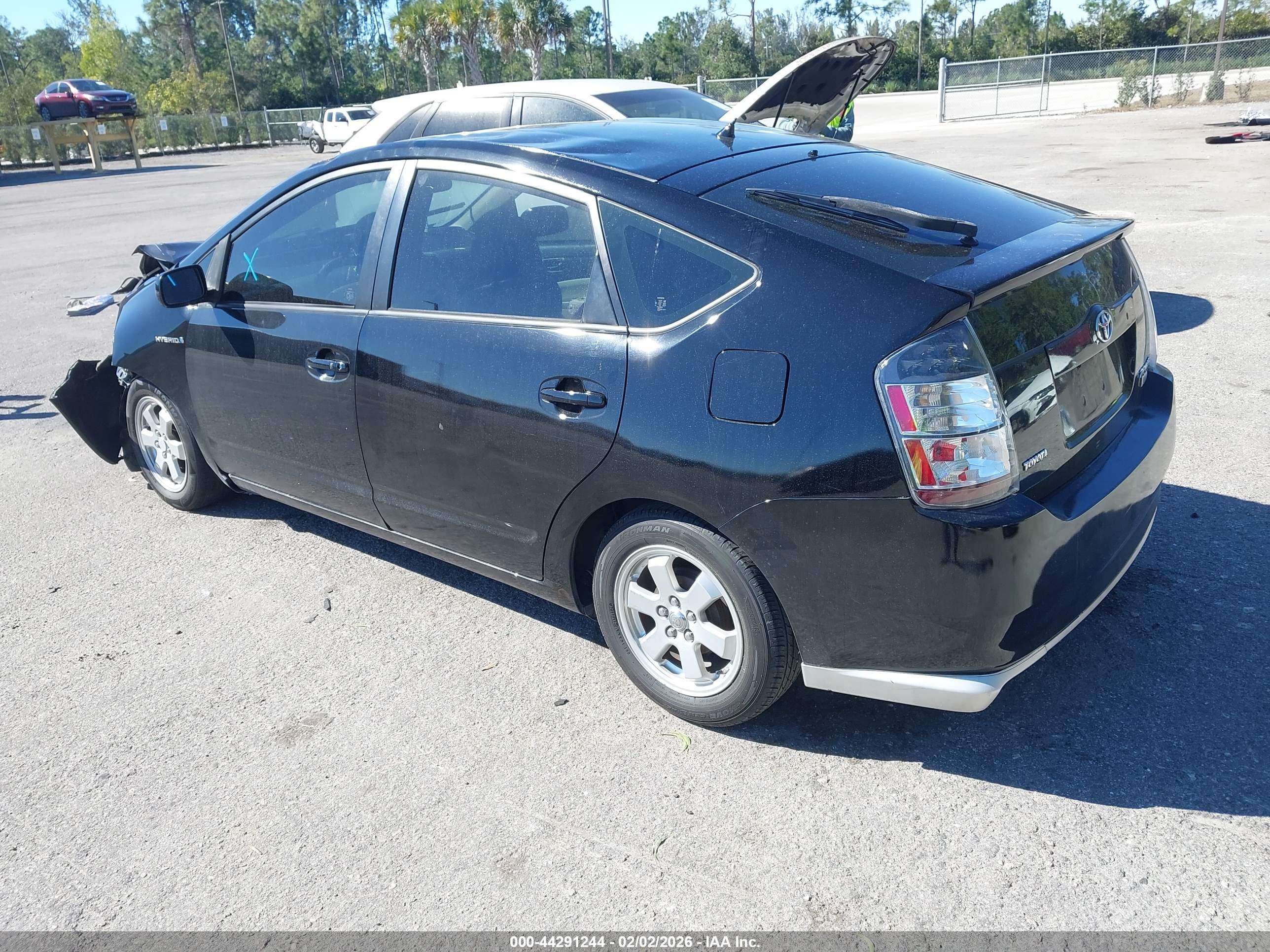 TOYOTA PRIUS image 3