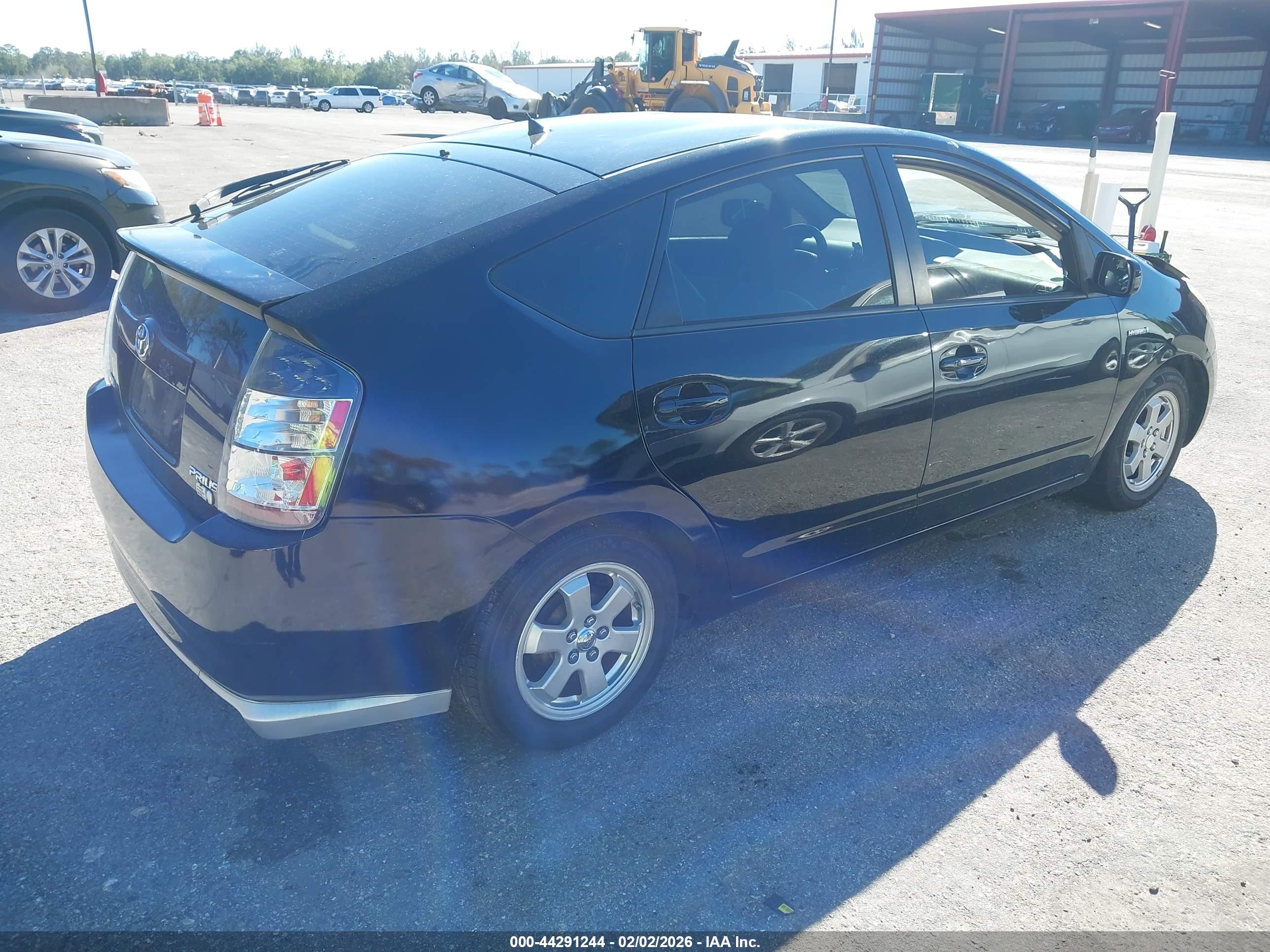 TOYOTA PRIUS image 4