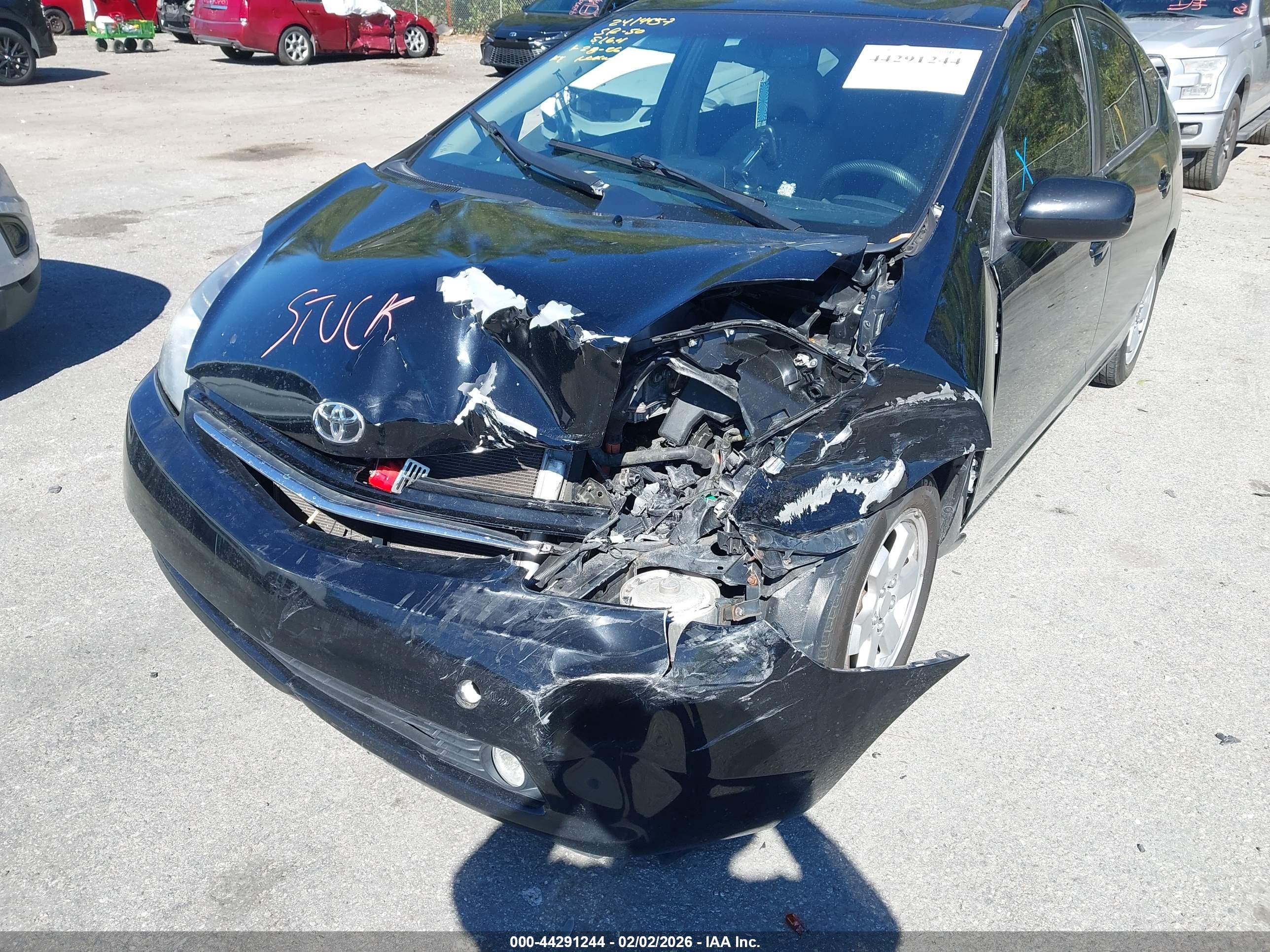 TOYOTA PRIUS image 6