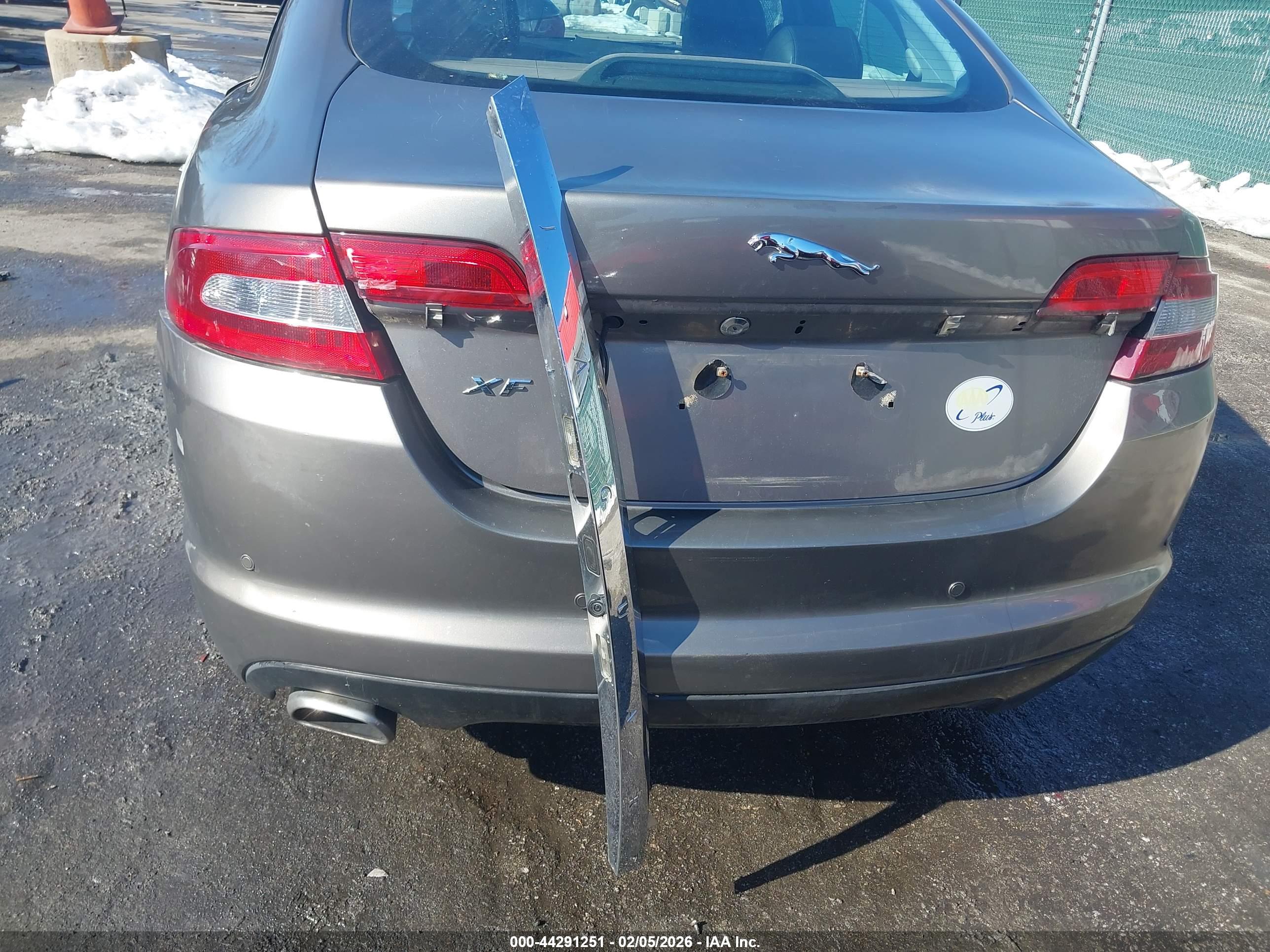 JAGUAR XF image 6
