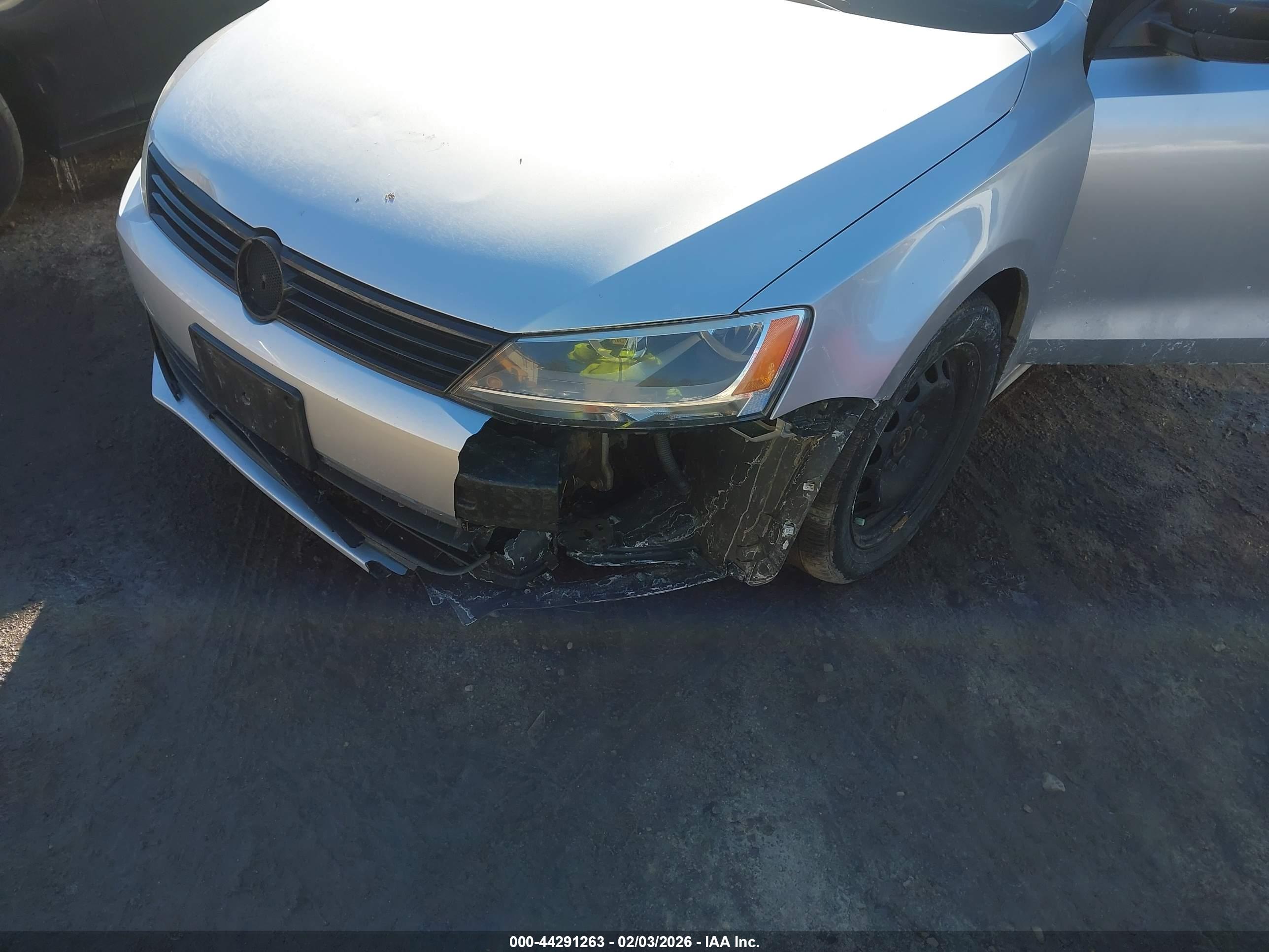 VOLKSWAGEN JETTA image 6
