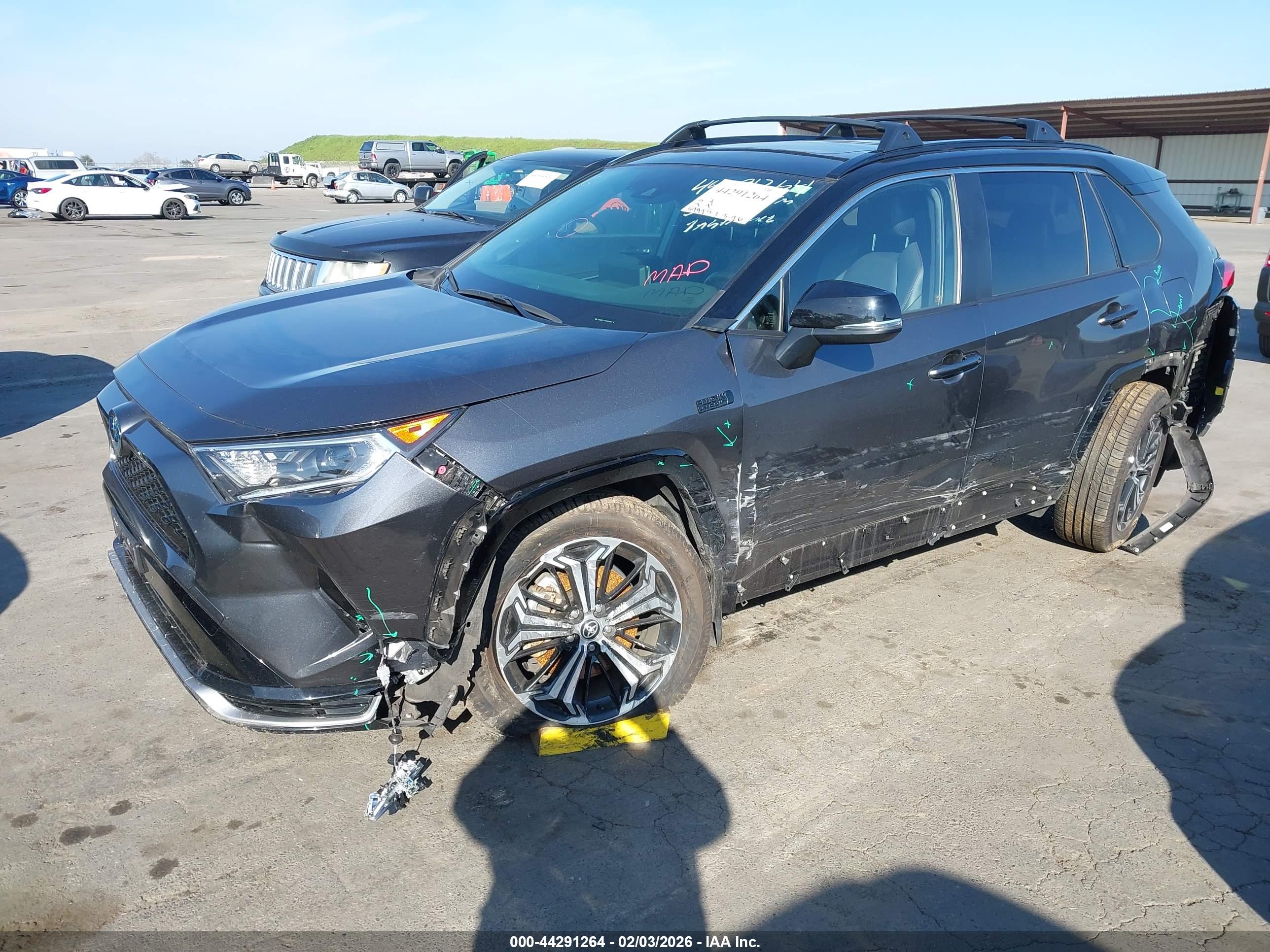 TOYOTA RAV4 image 2