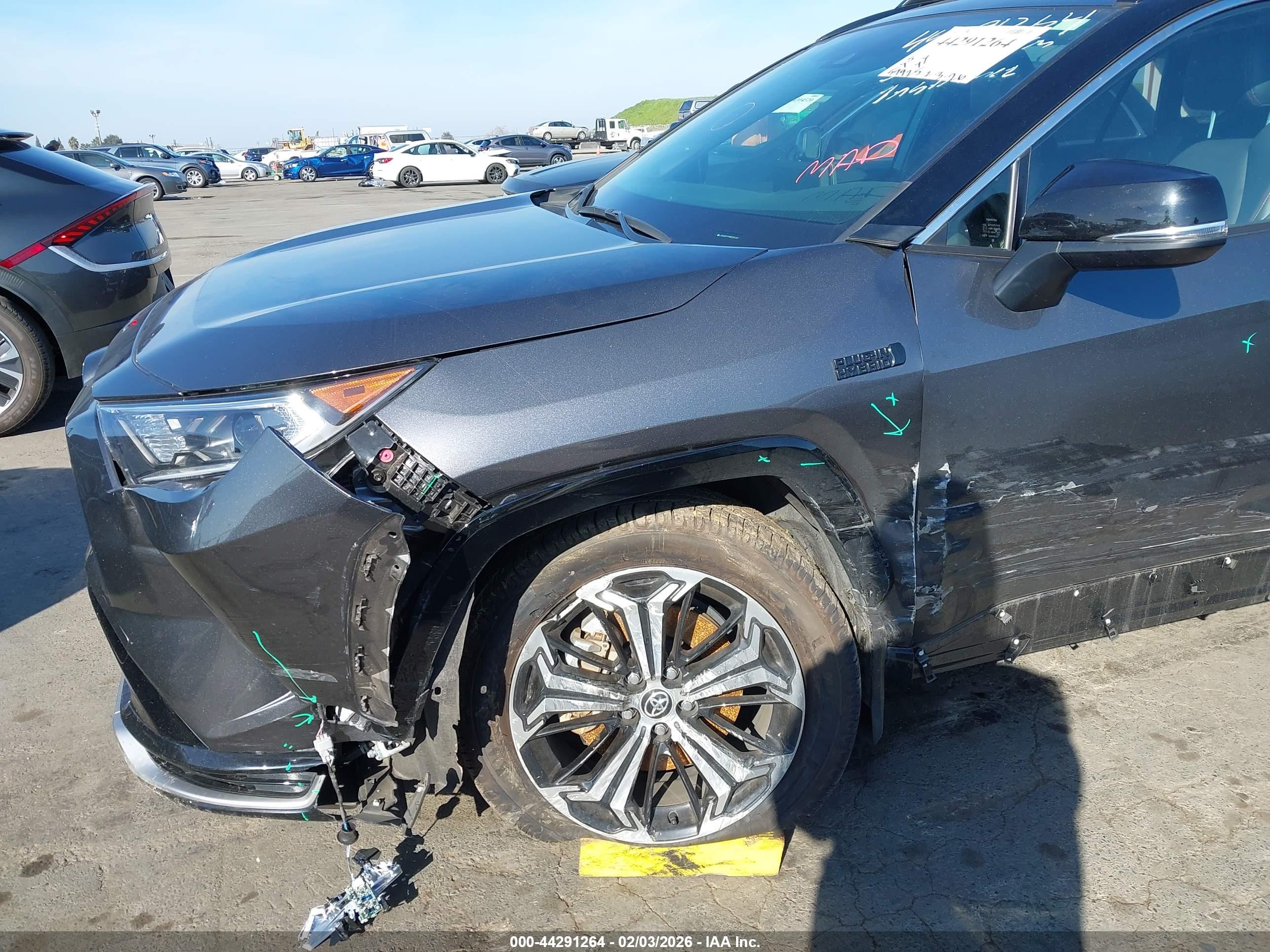 TOYOTA RAV4 image 6