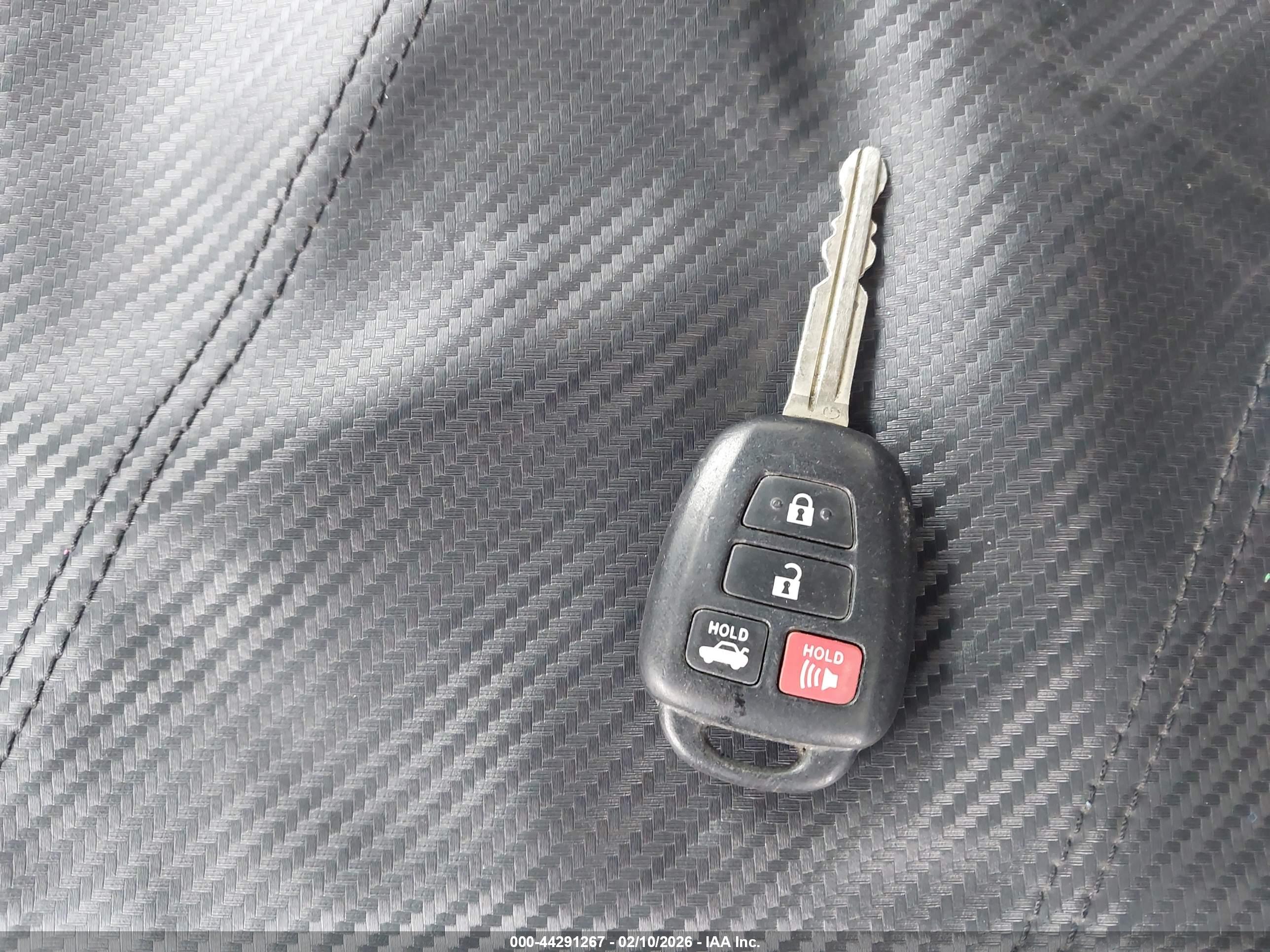 TOYOTA CAMRY image 11