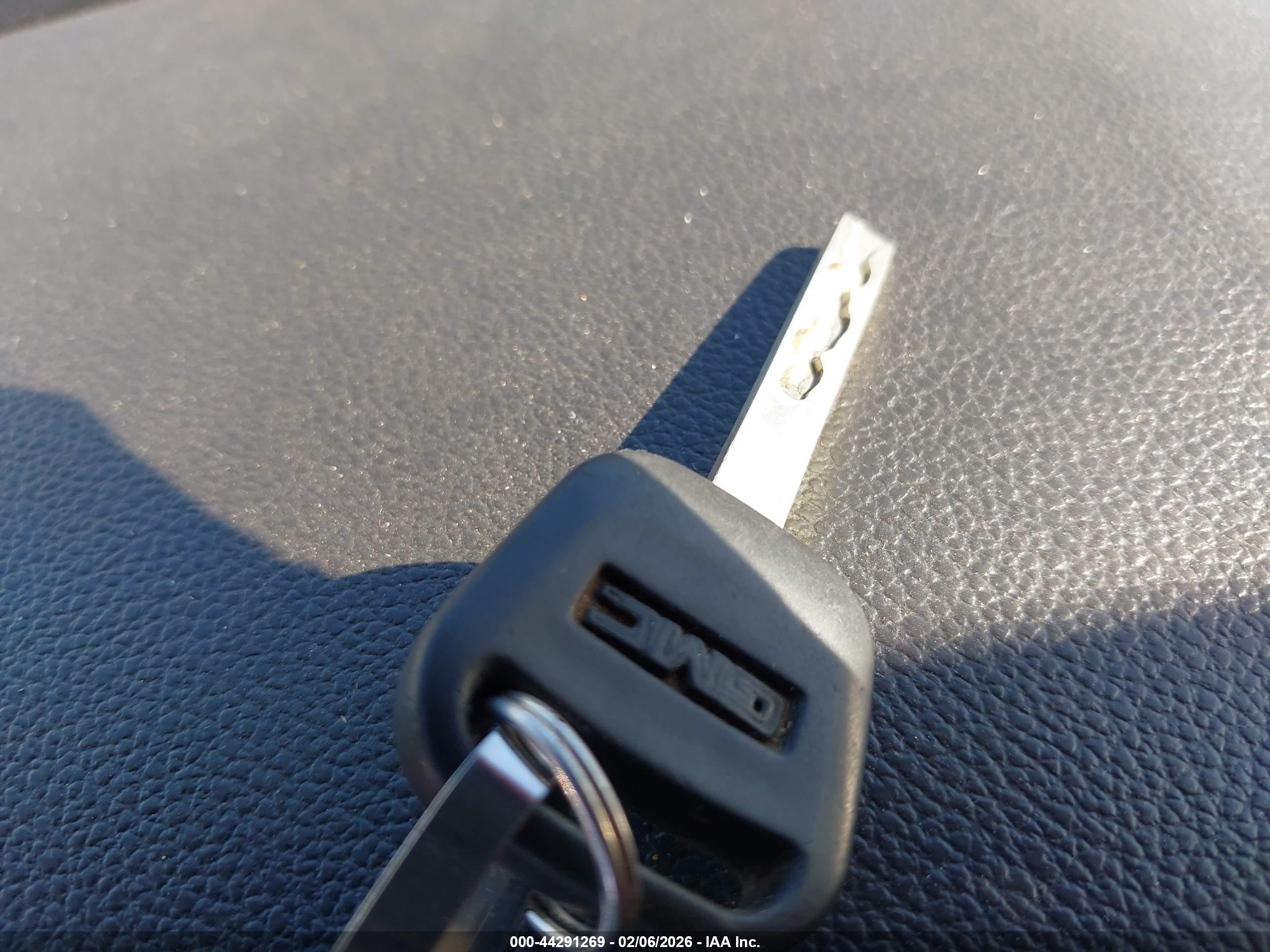 GMC SIERRA image 11