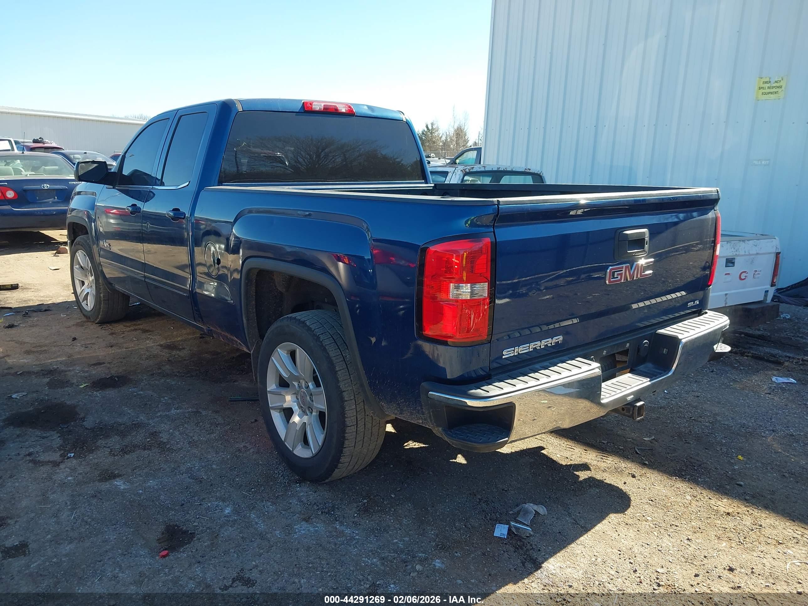 GMC SIERRA image 3