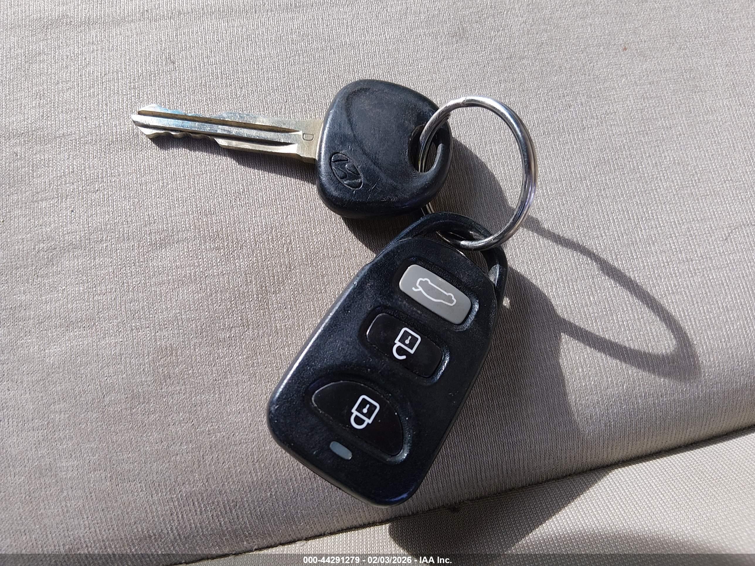 HYUNDAI ELANTRA image 11
