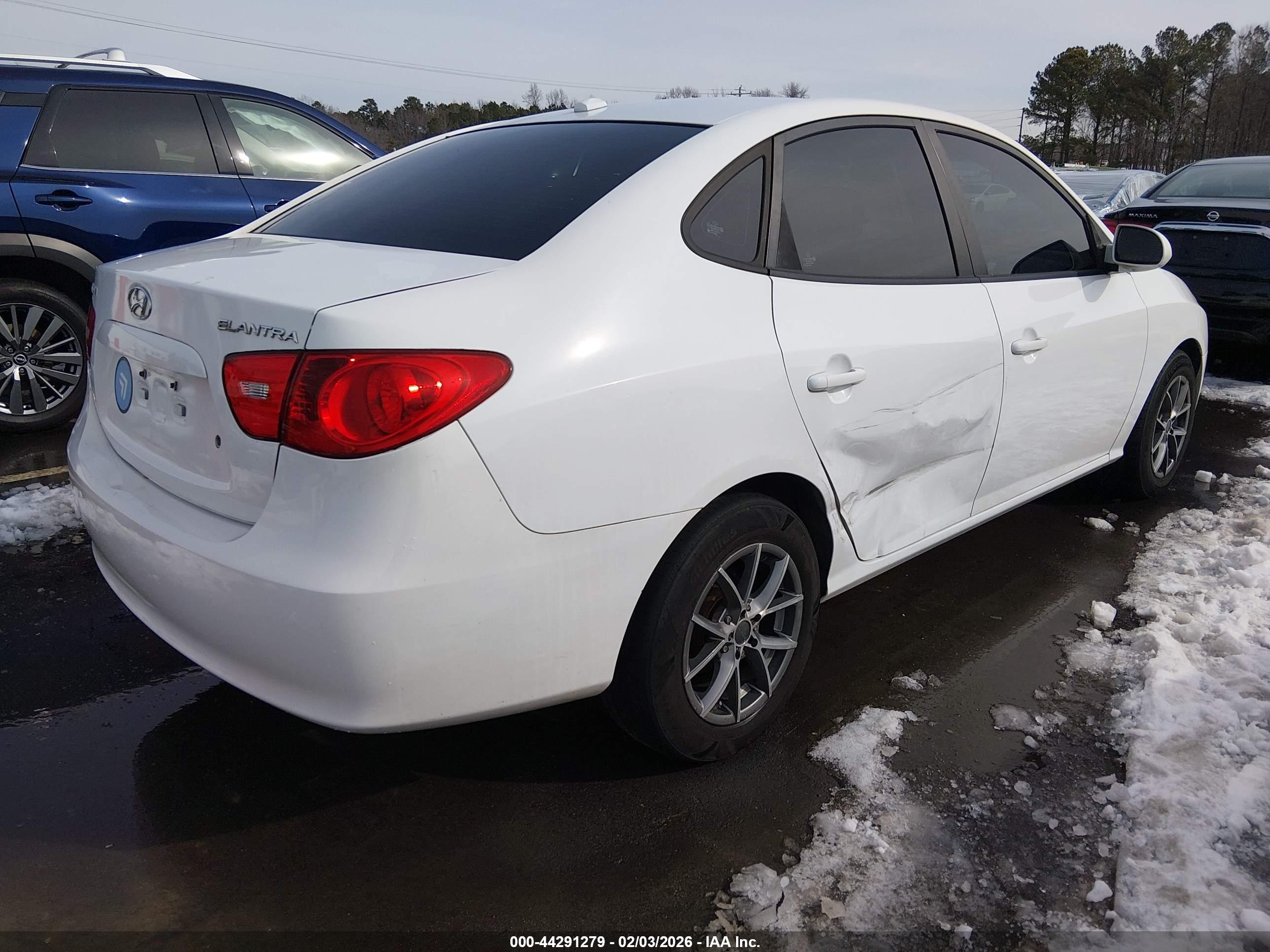 HYUNDAI ELANTRA image 4