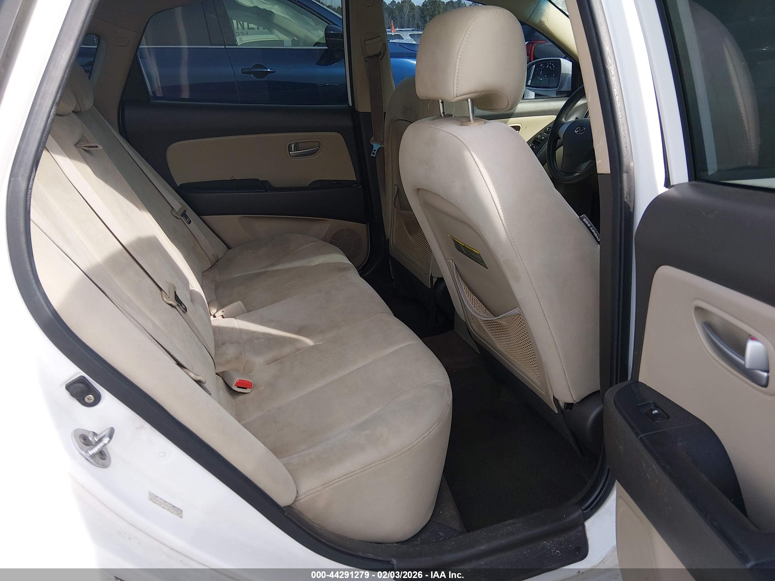 HYUNDAI ELANTRA image 8