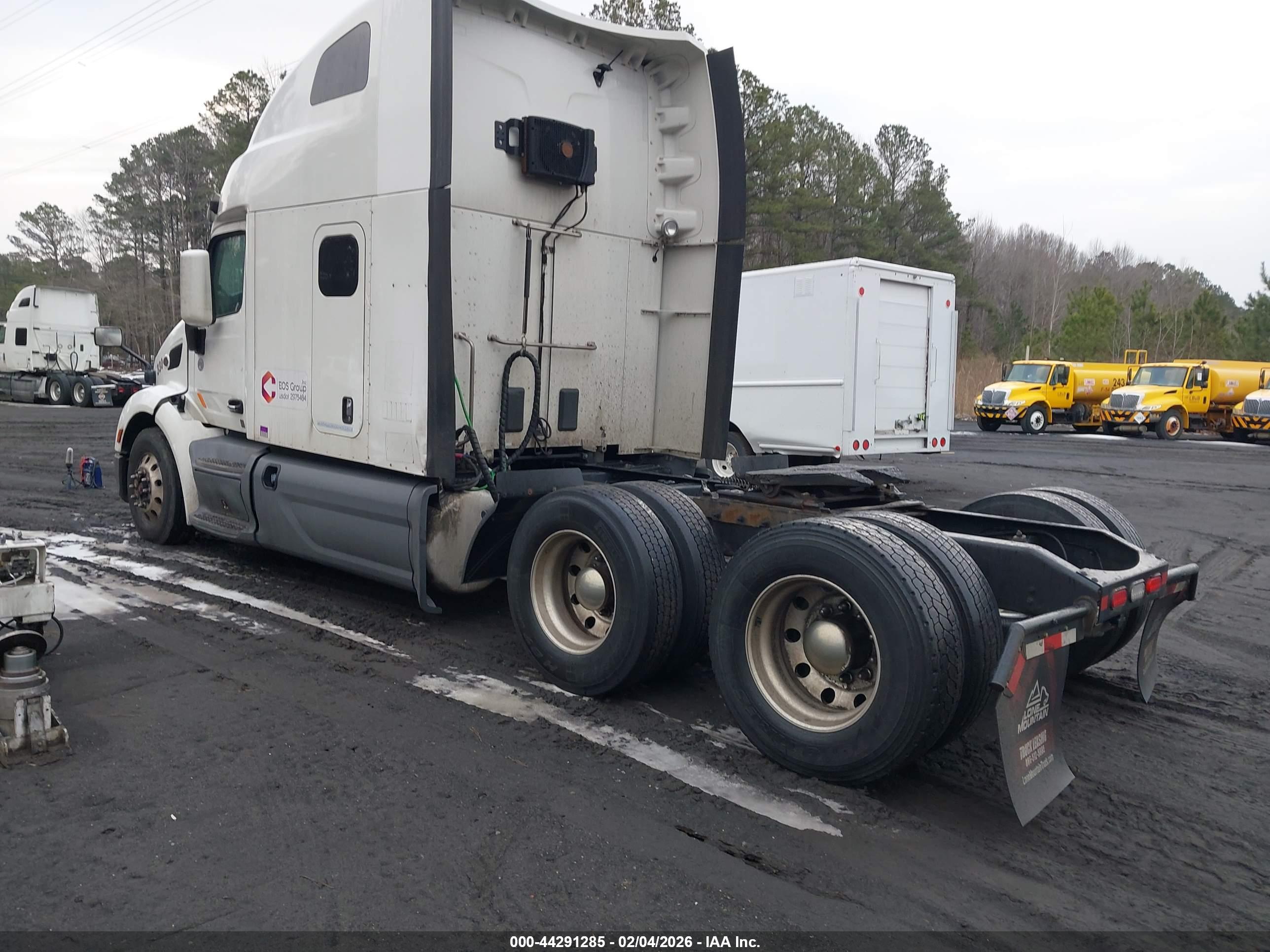 PETERBILT 579 image 3
