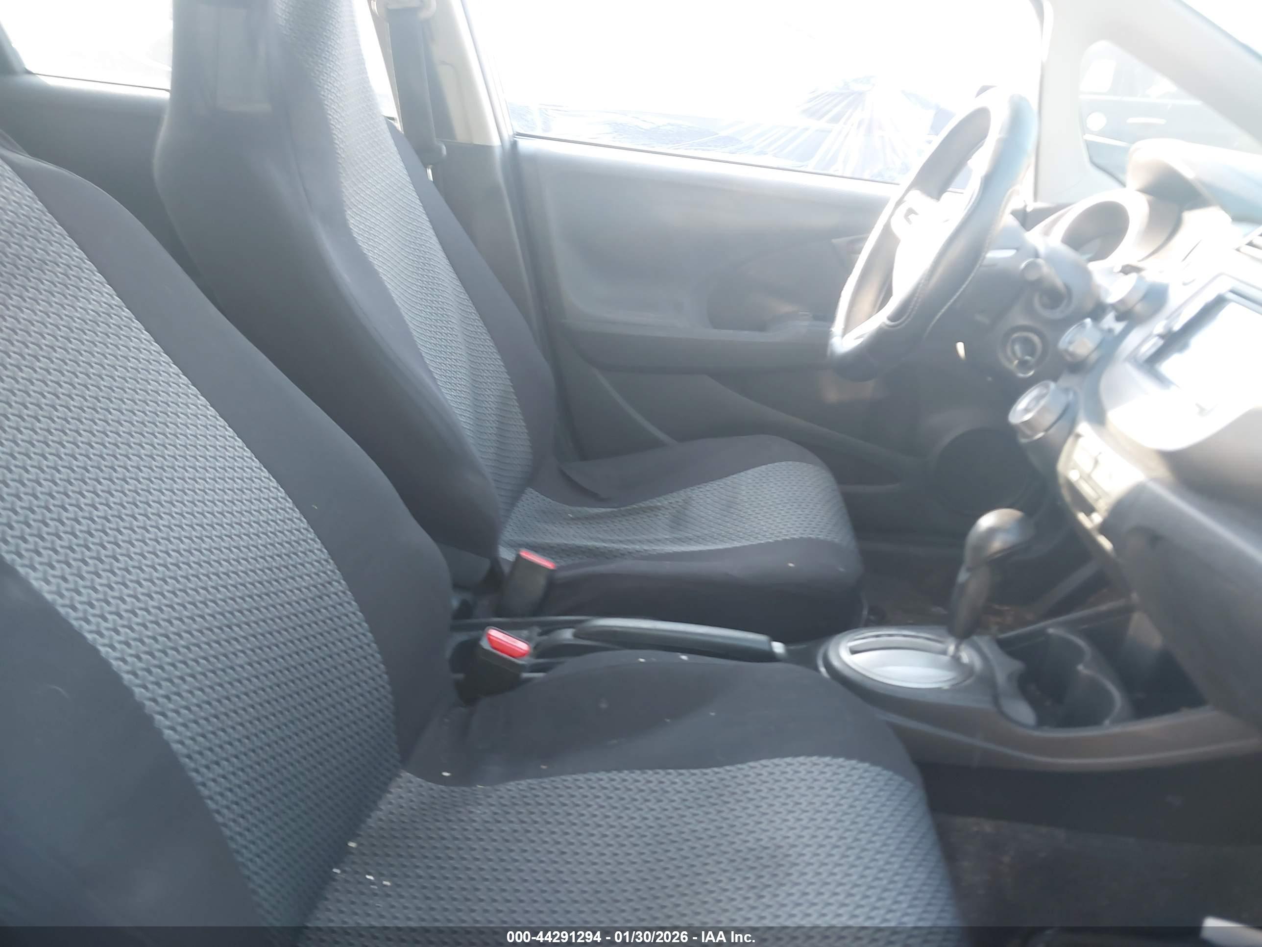 HONDA FIT image 5