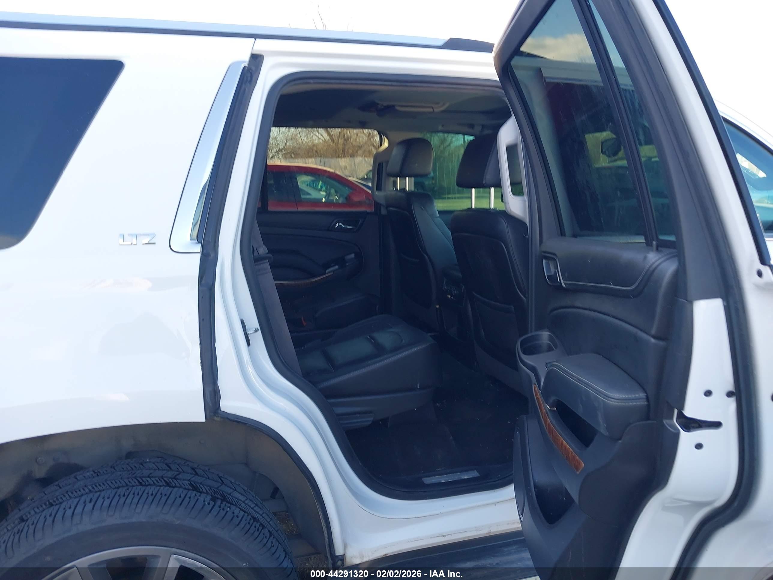CHEVROLET TAHOE image 8