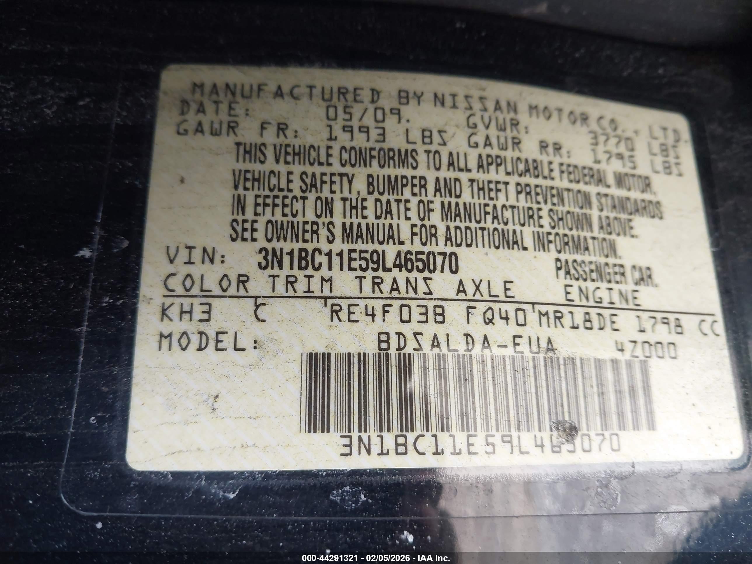 NISSAN VERSA image 9