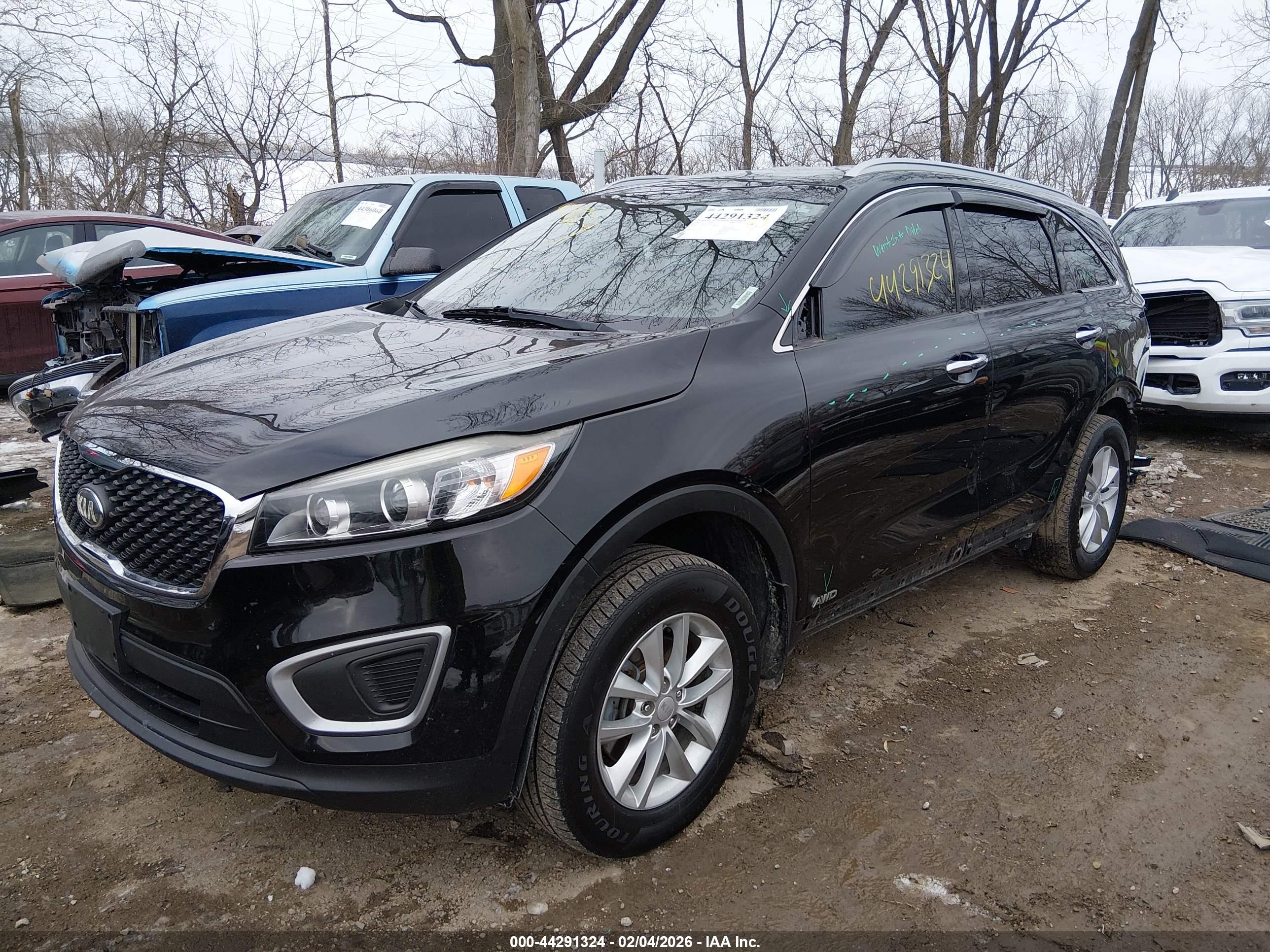 KIA SORENTO image 2