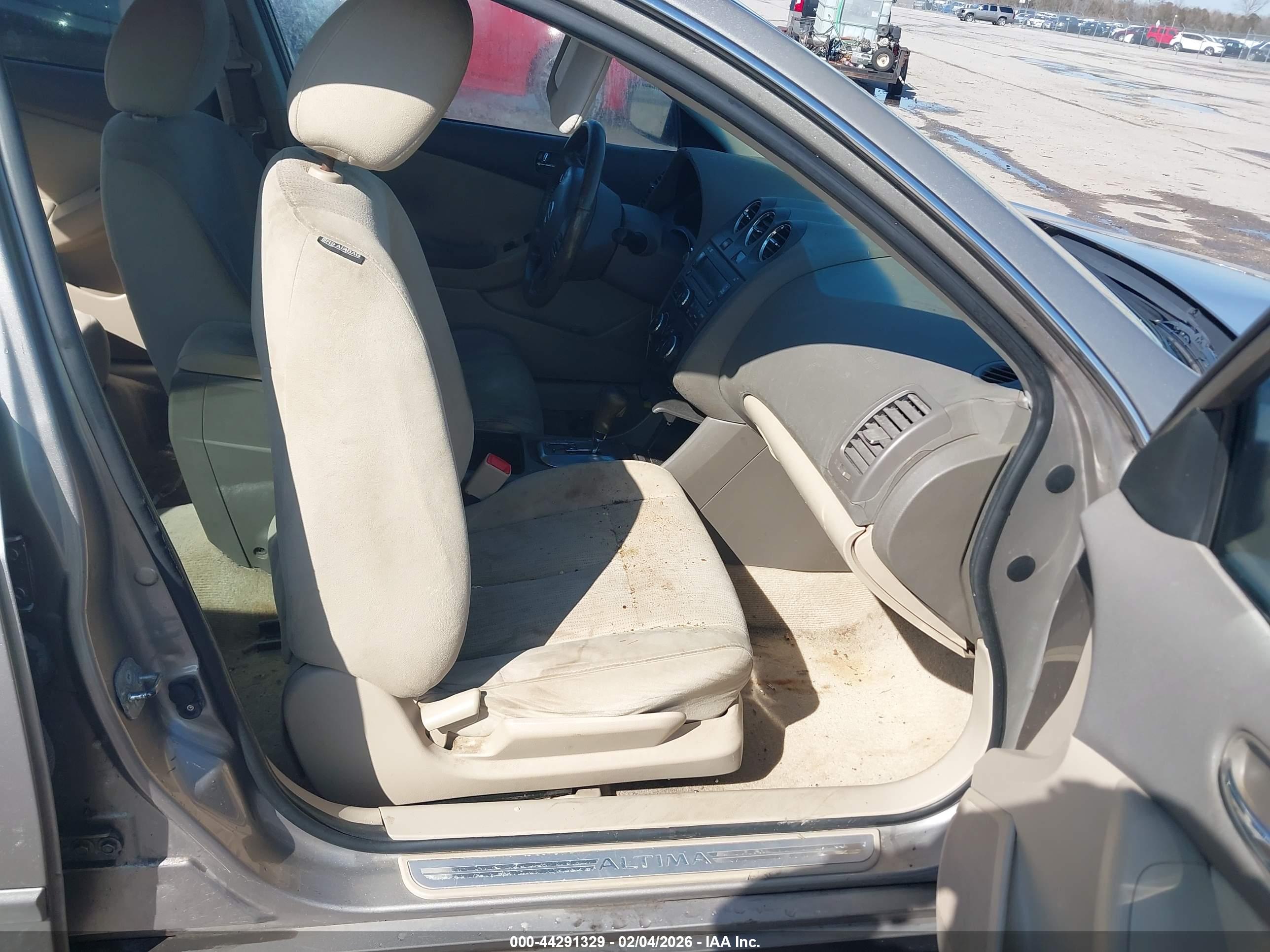 NISSAN ALTIMA image 5