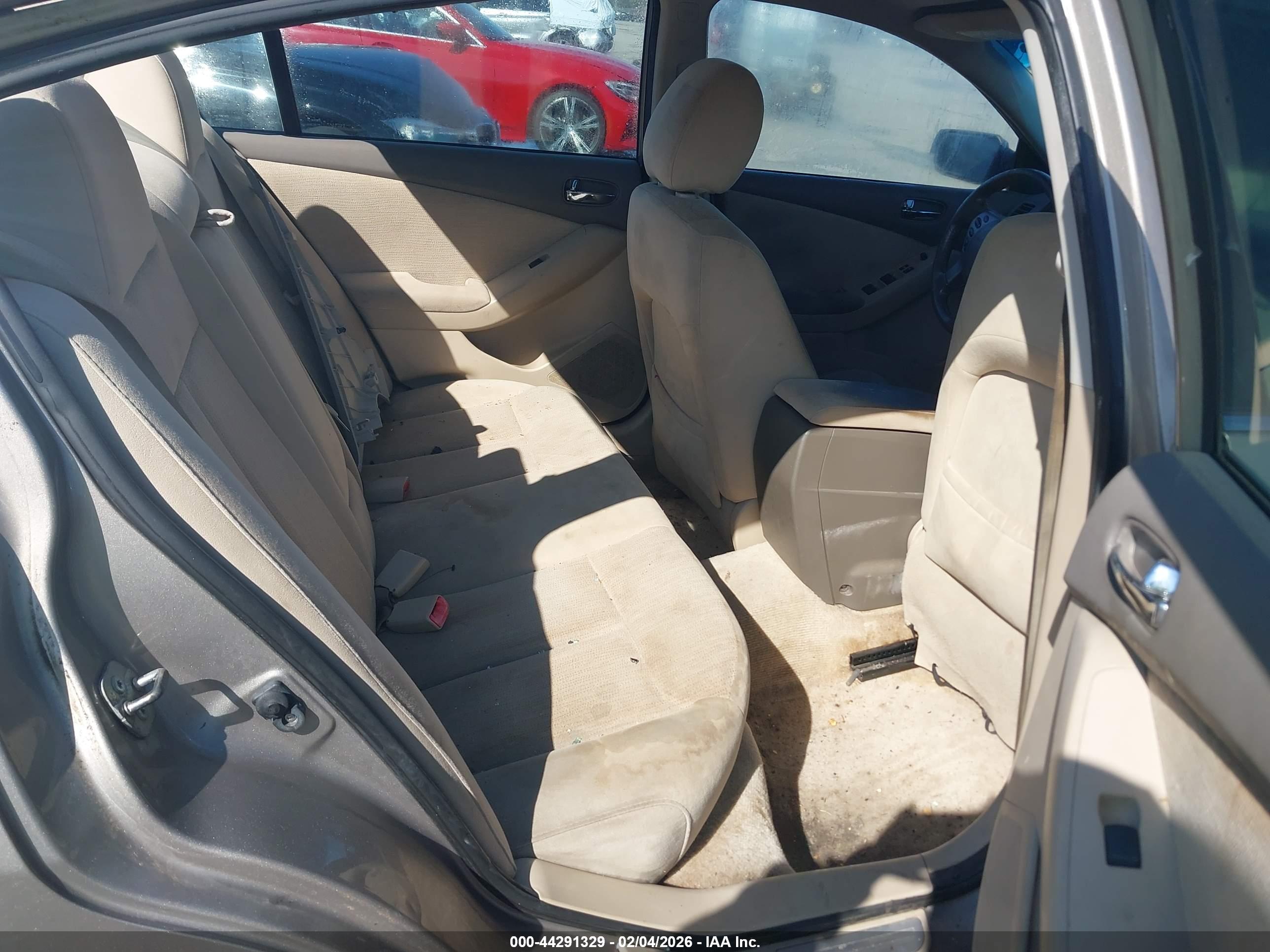 NISSAN ALTIMA image 8