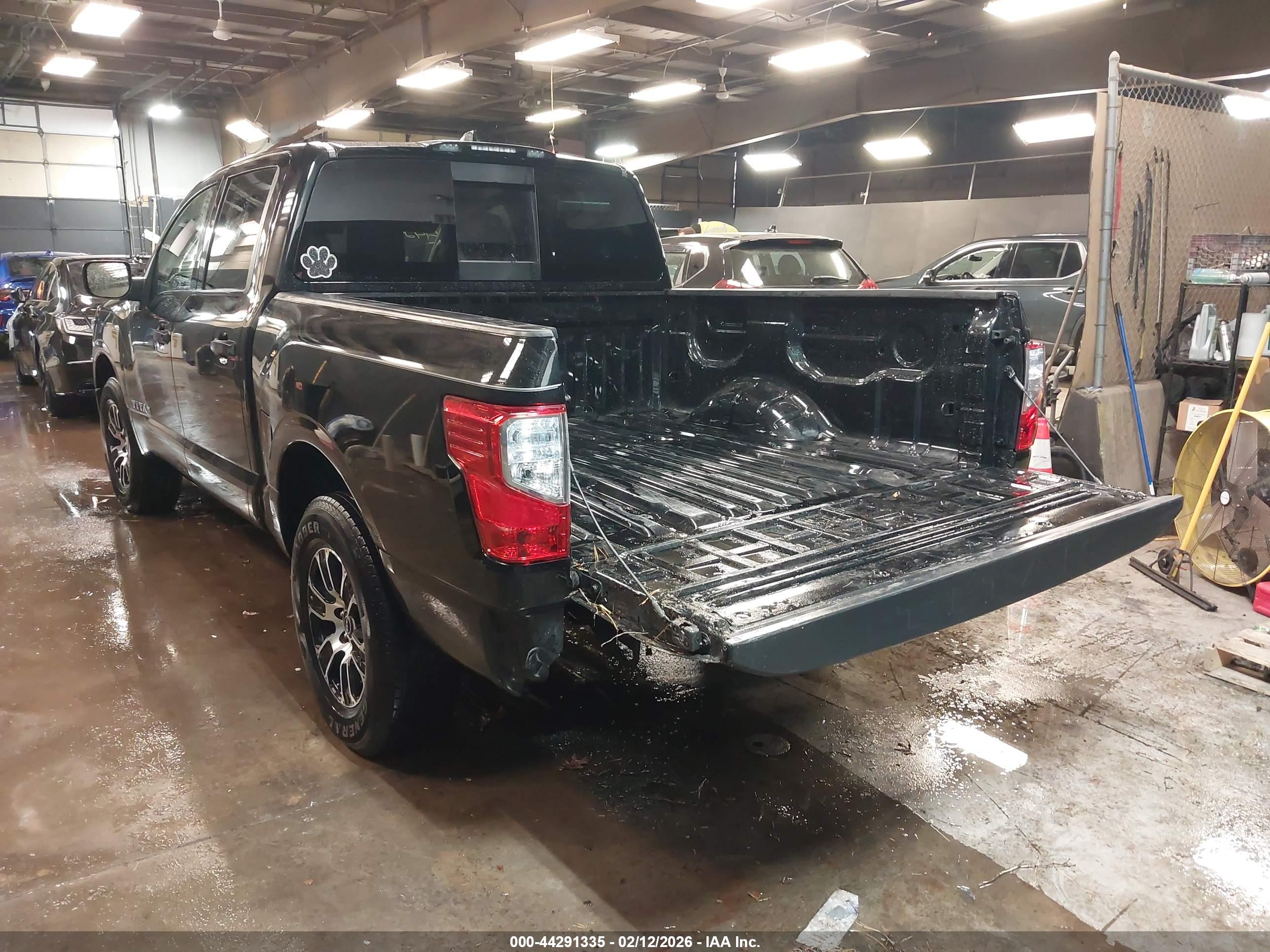 NISSAN TITAN image 3