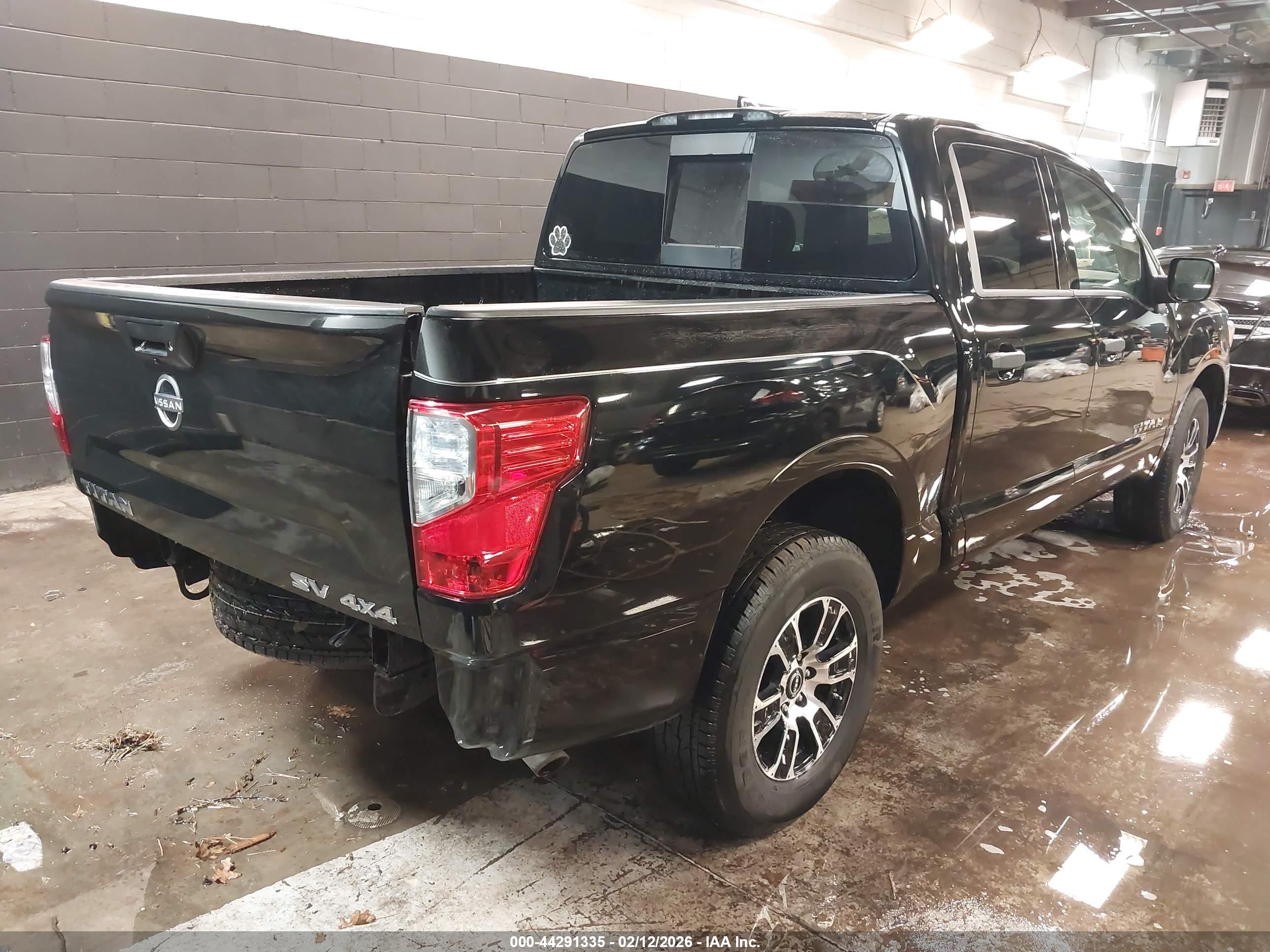 NISSAN TITAN image 4